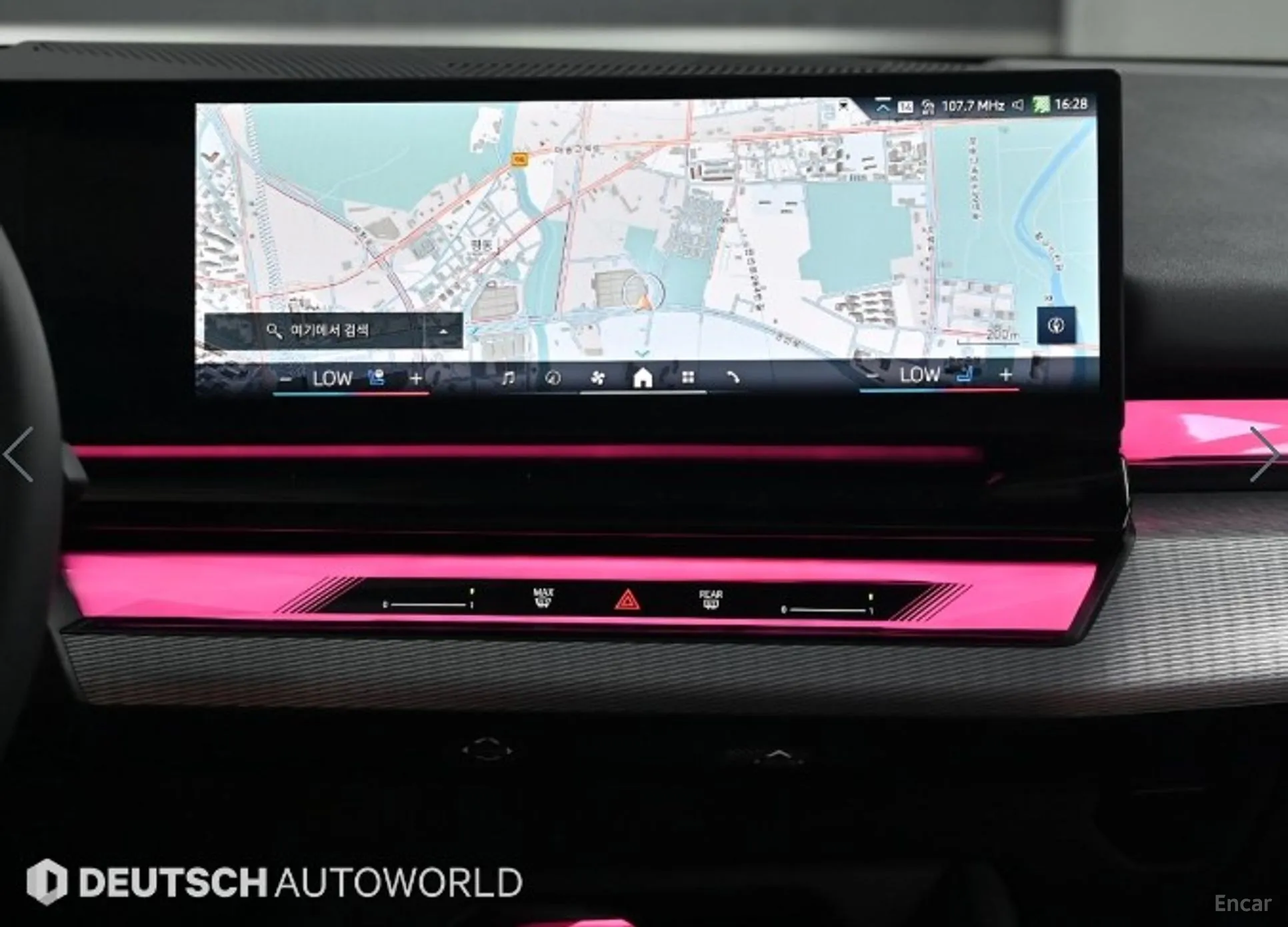BMW 5 Series (G60) превью 14