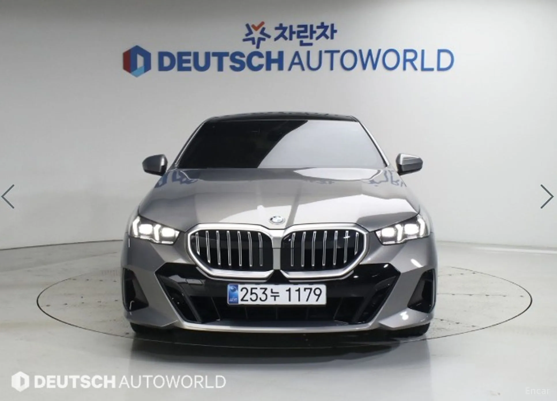 BMW 5 Series (G60) превью 3
