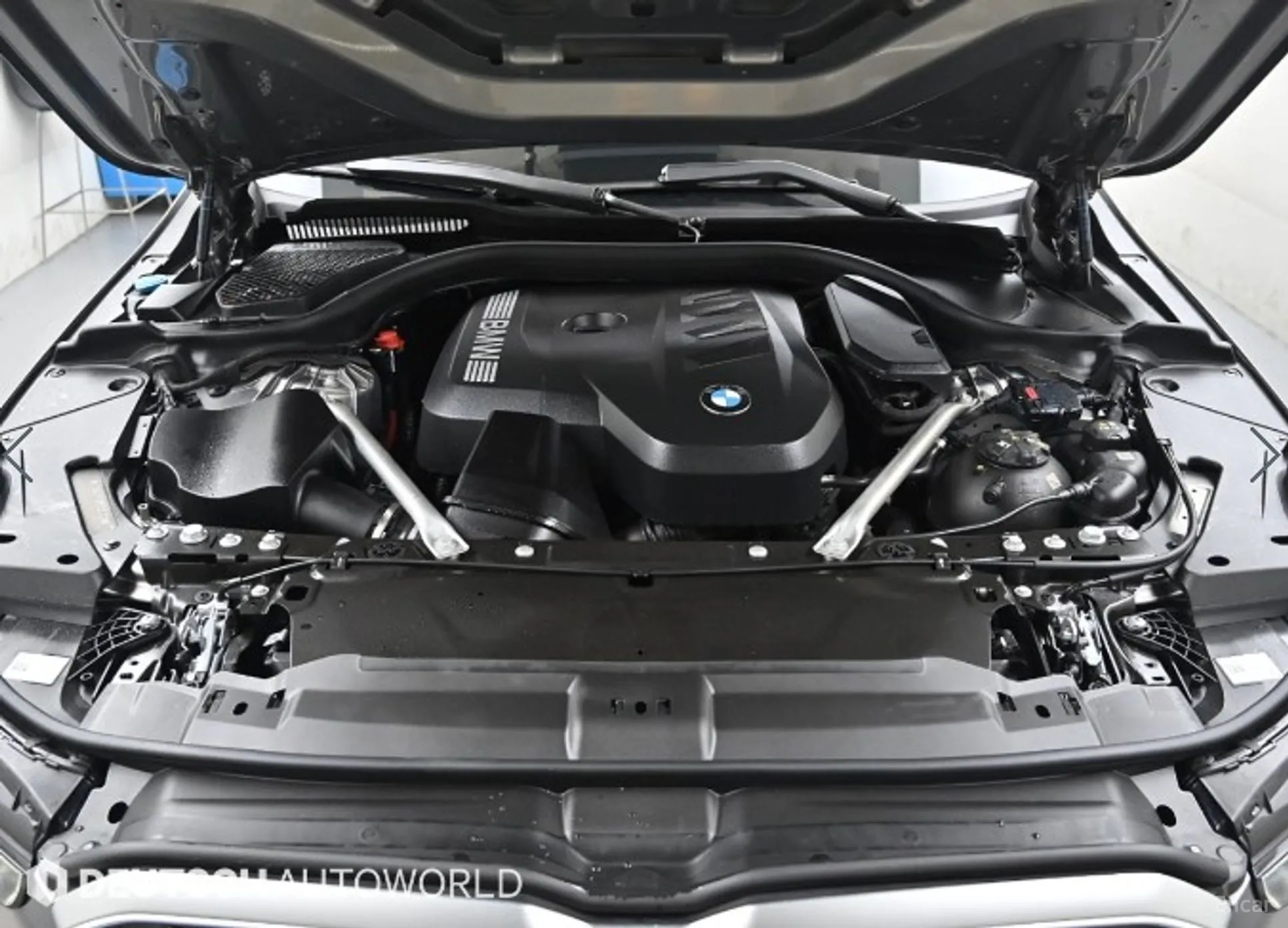 BMW 5 Series (G60) превью 6