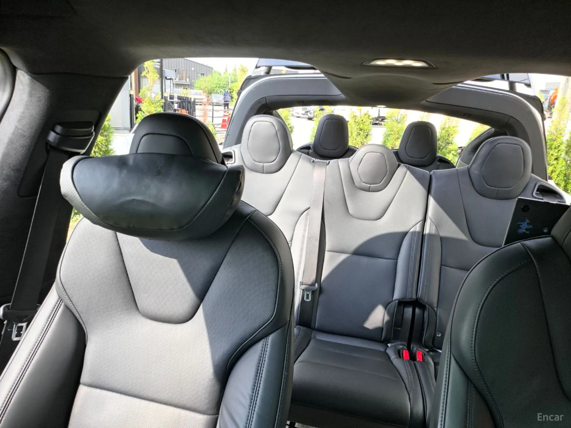 Tesla Model X превью 11