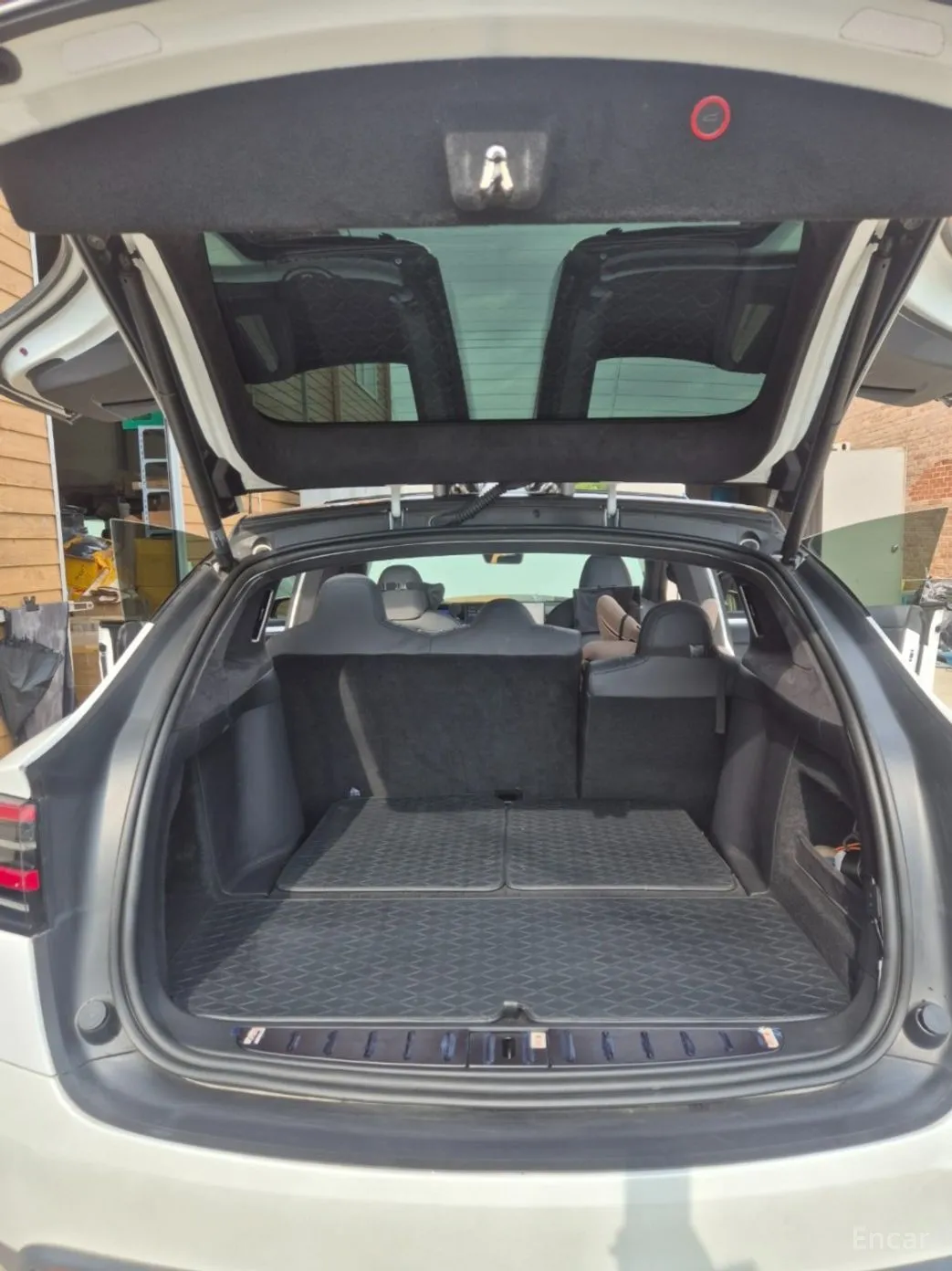 Tesla Model X превью 14