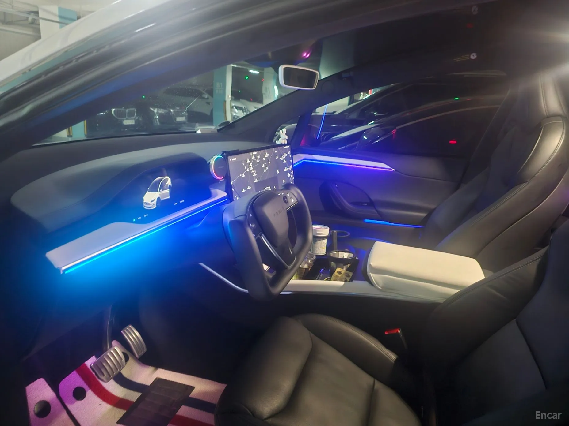 Tesla Model X превью 19