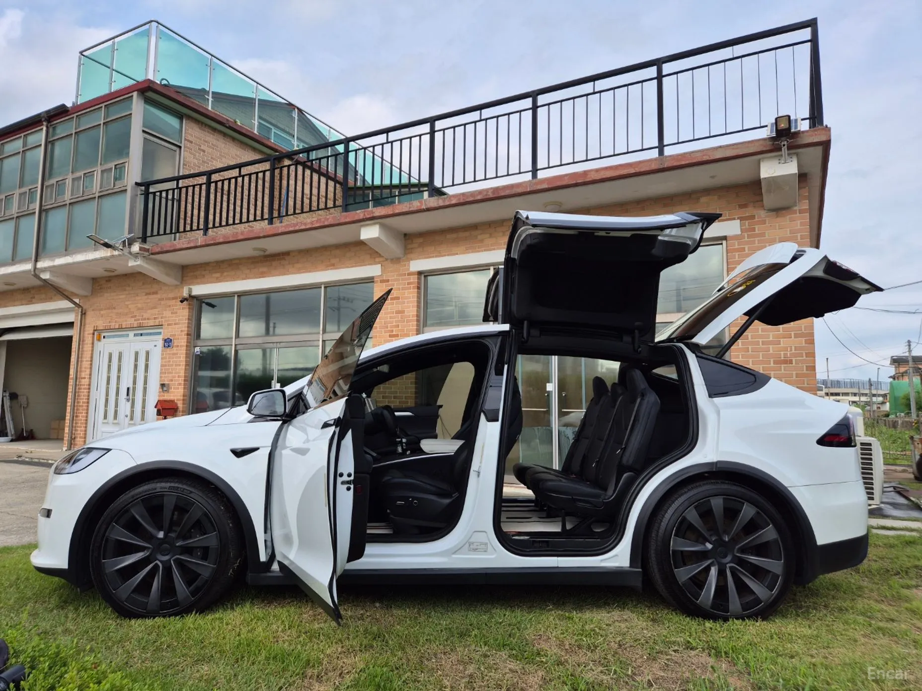 Tesla Model X превью 4