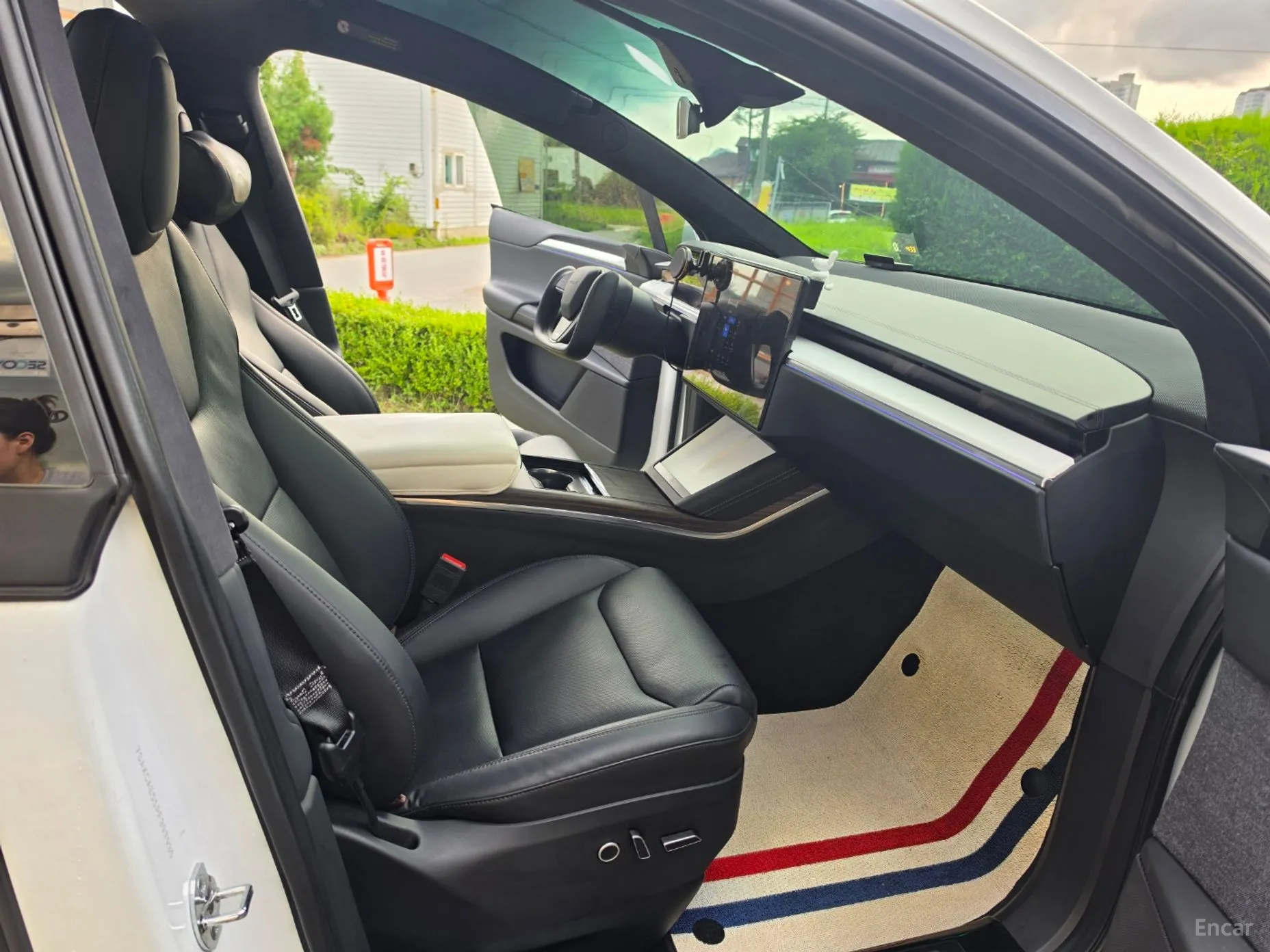 Tesla Model X превью 8