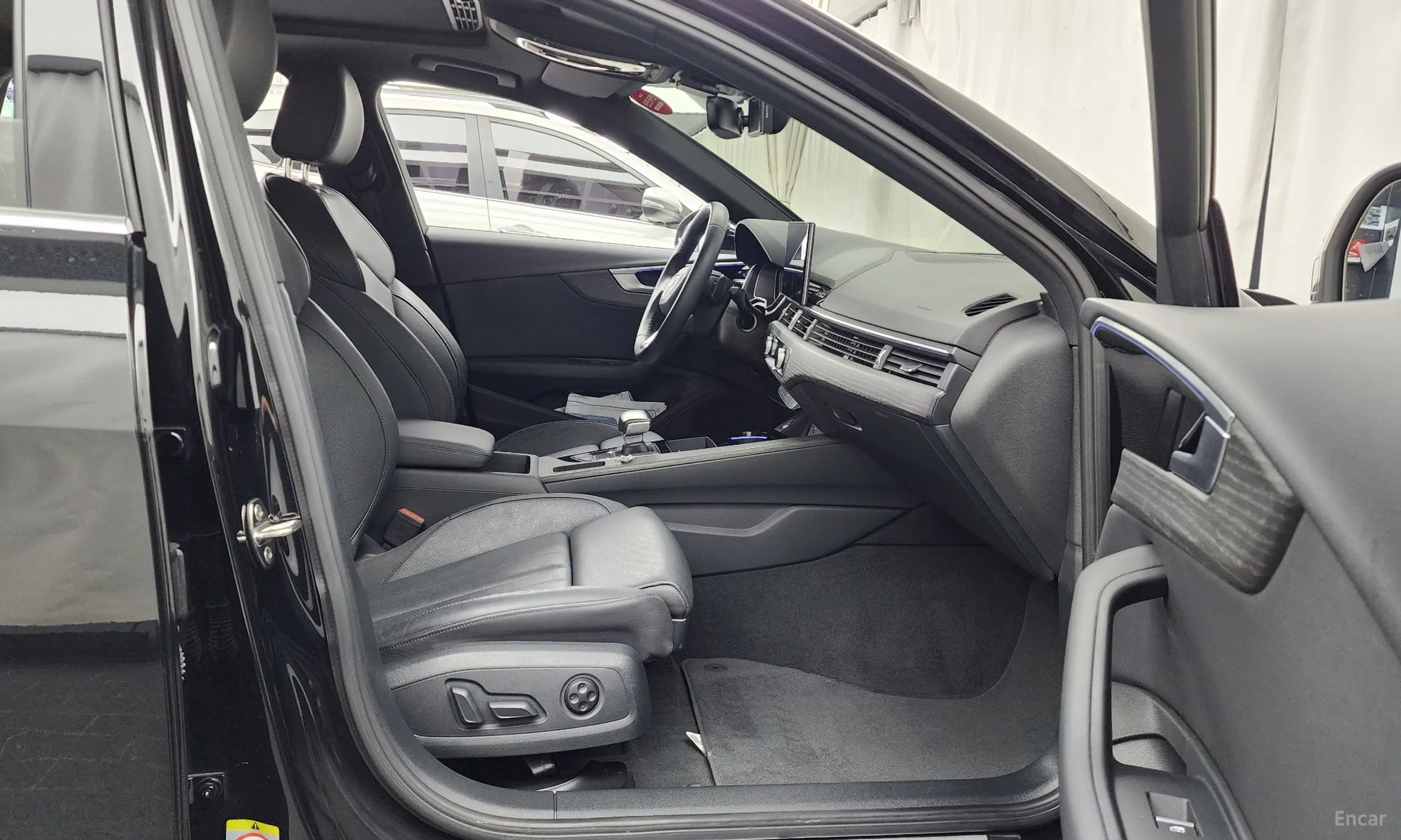 Audi A4 (B9) превью 11