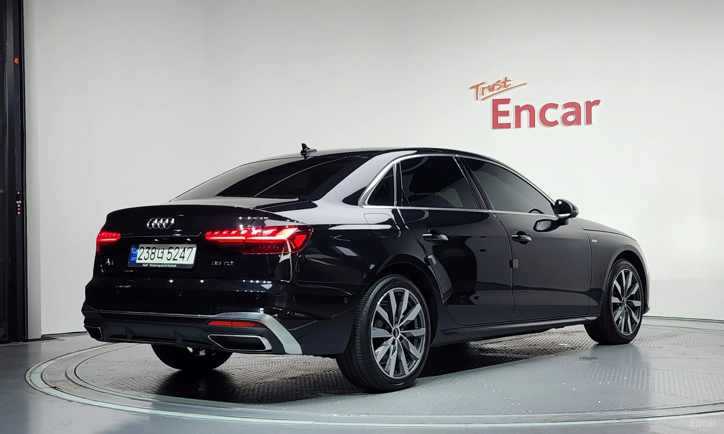 Audi A4 (B9)