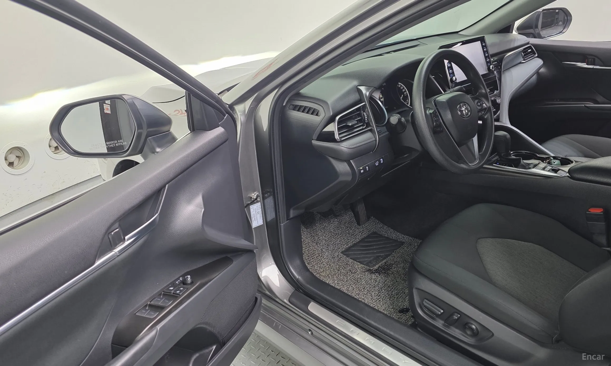 Toyota Camry (XV70) превью 11