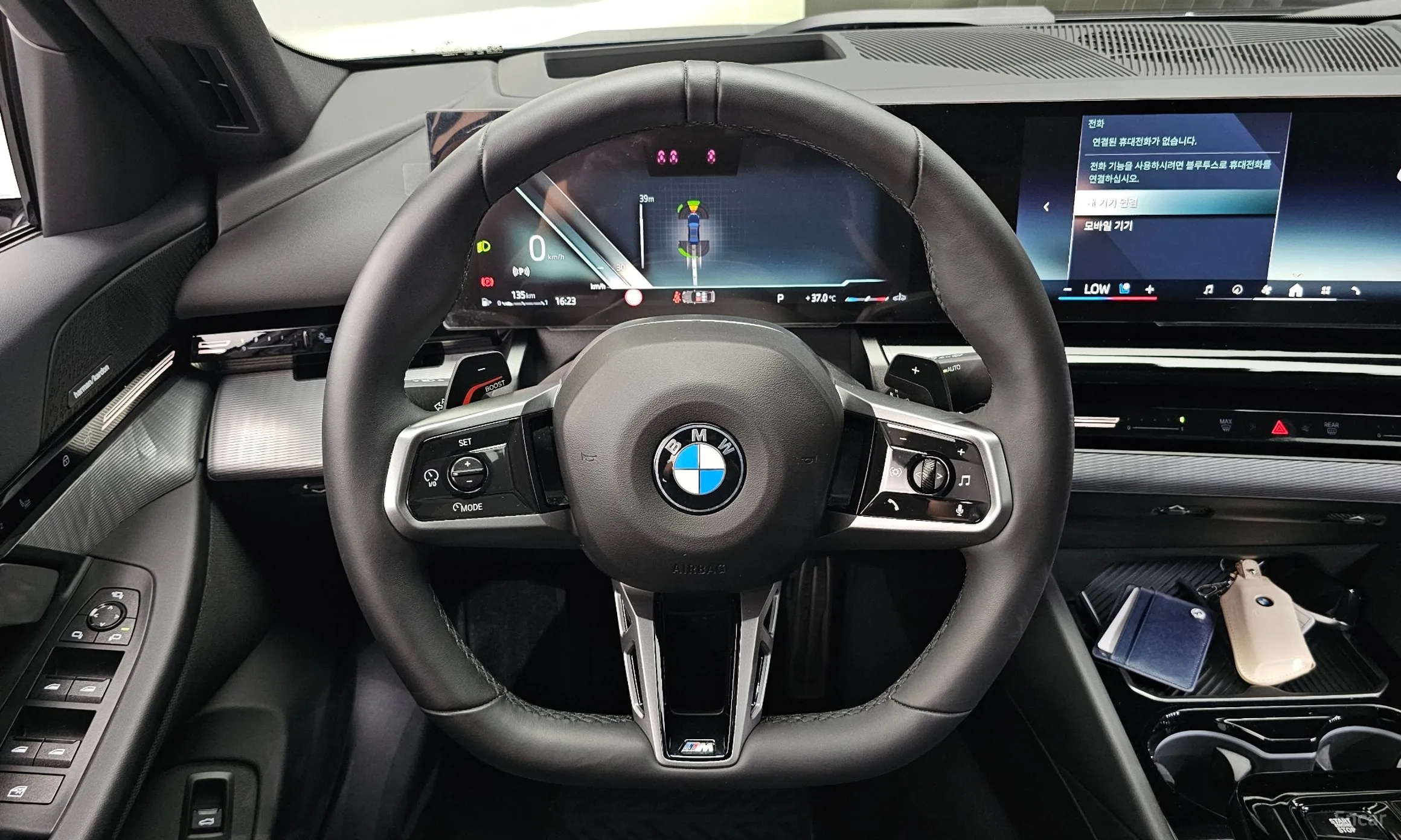 BMW 5 Series (G60) превью 13