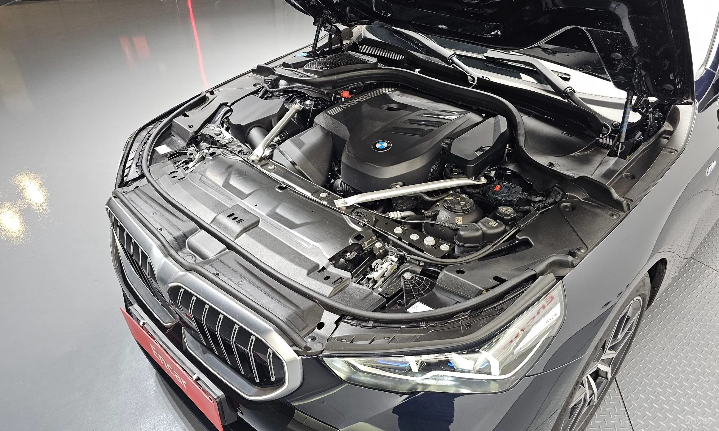 BMW 5 Series (G60) превью 6