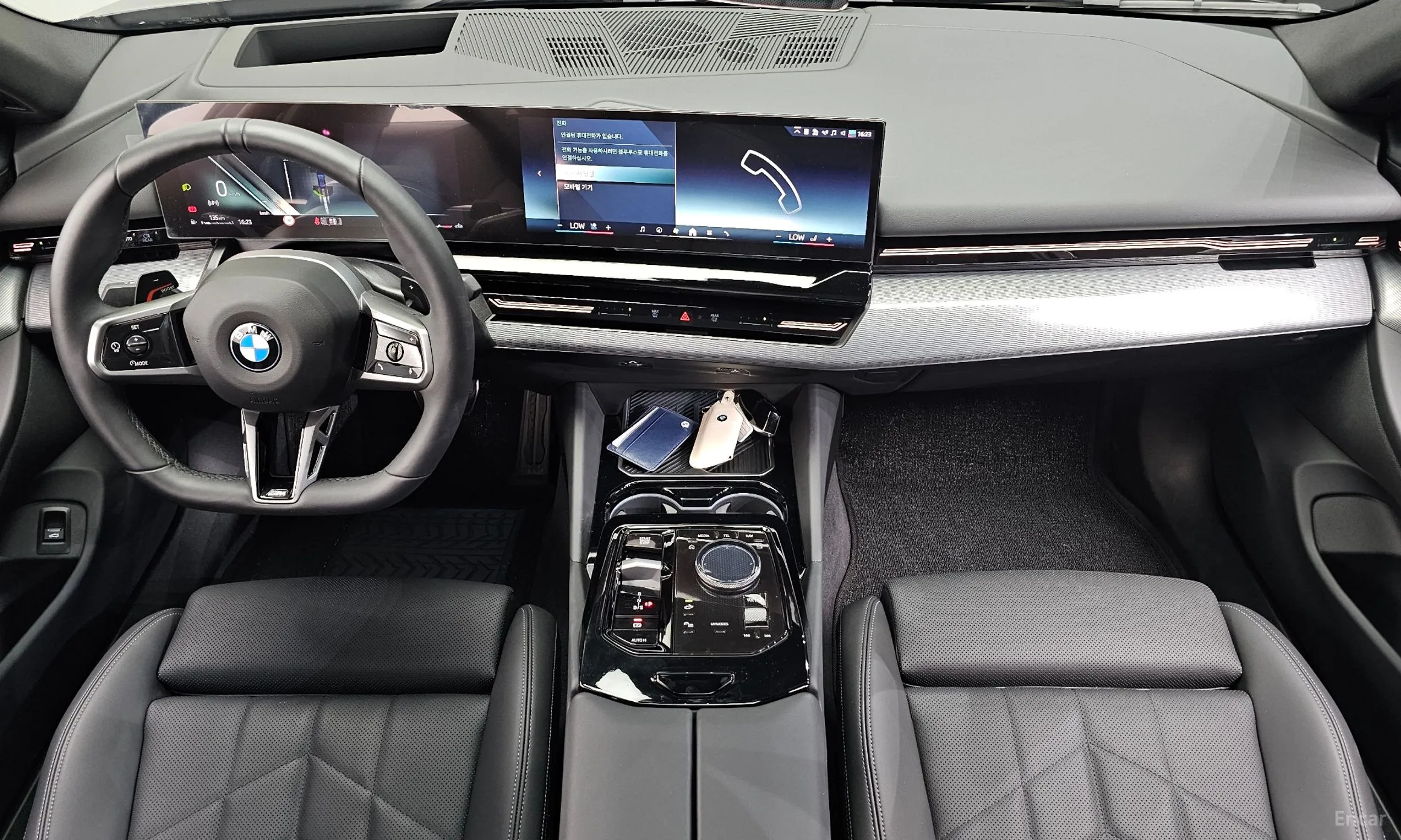BMW 5 Series (G60) превью 7