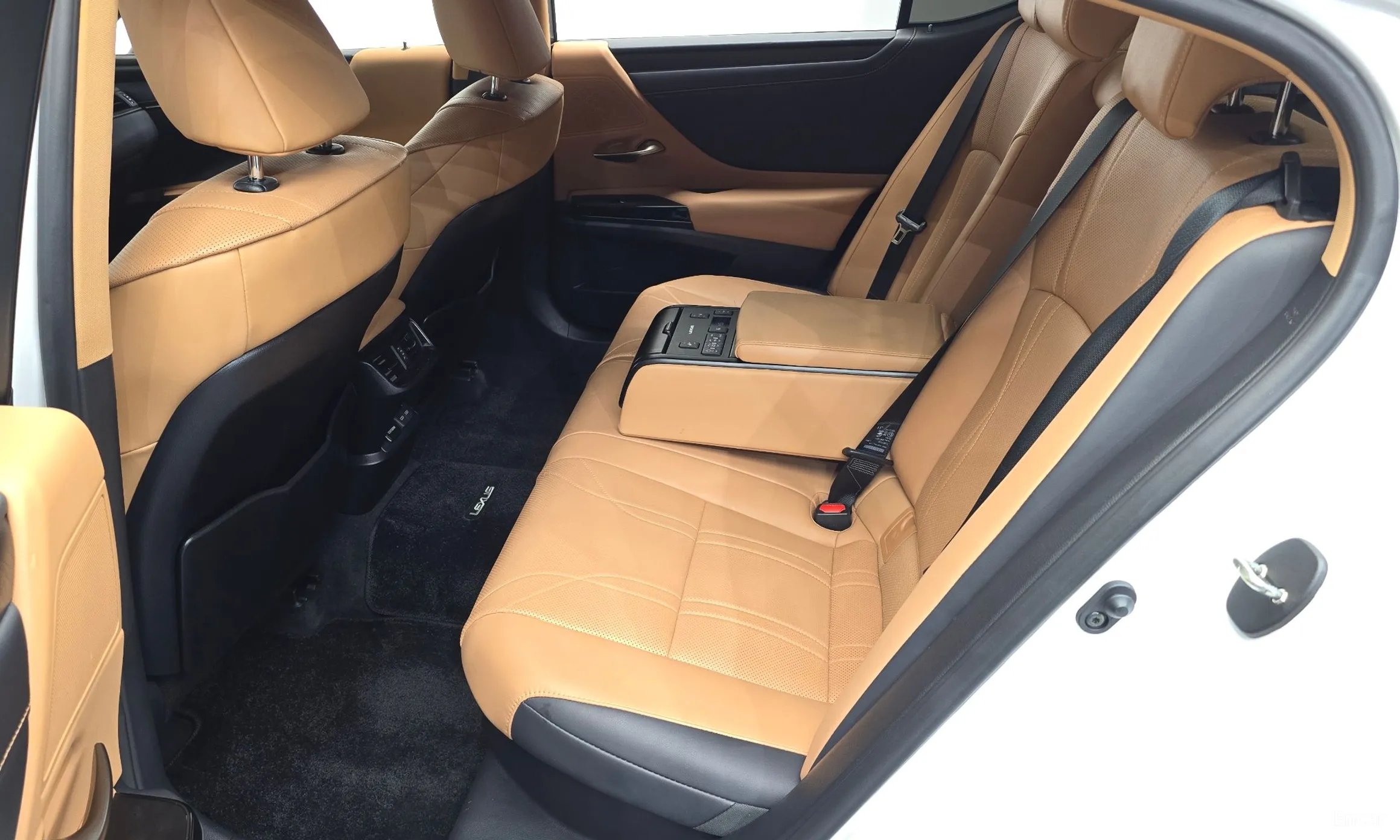 Lexus ES300h 7th Generation превью 11