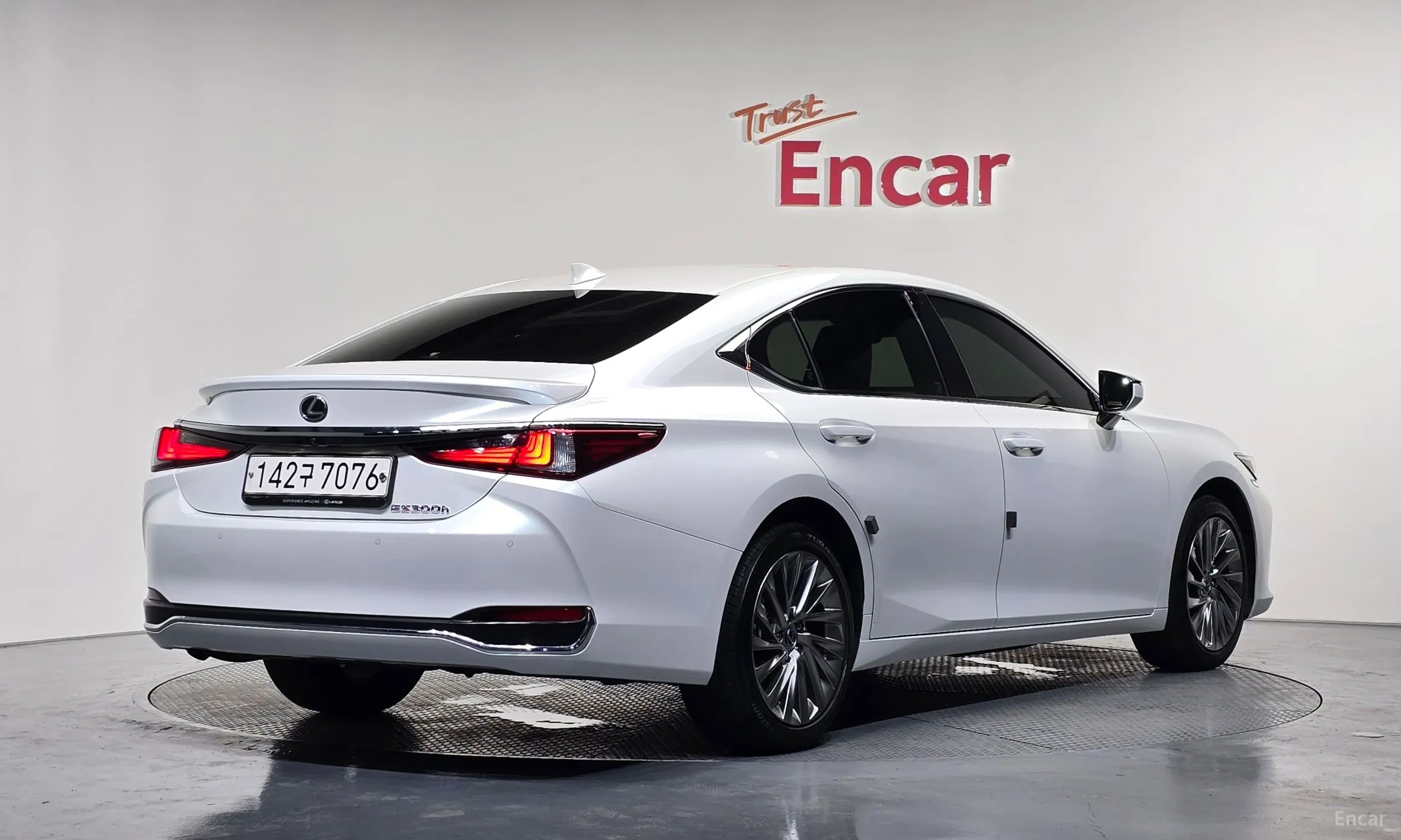 Lexus ES300h 7th Generation превью 2