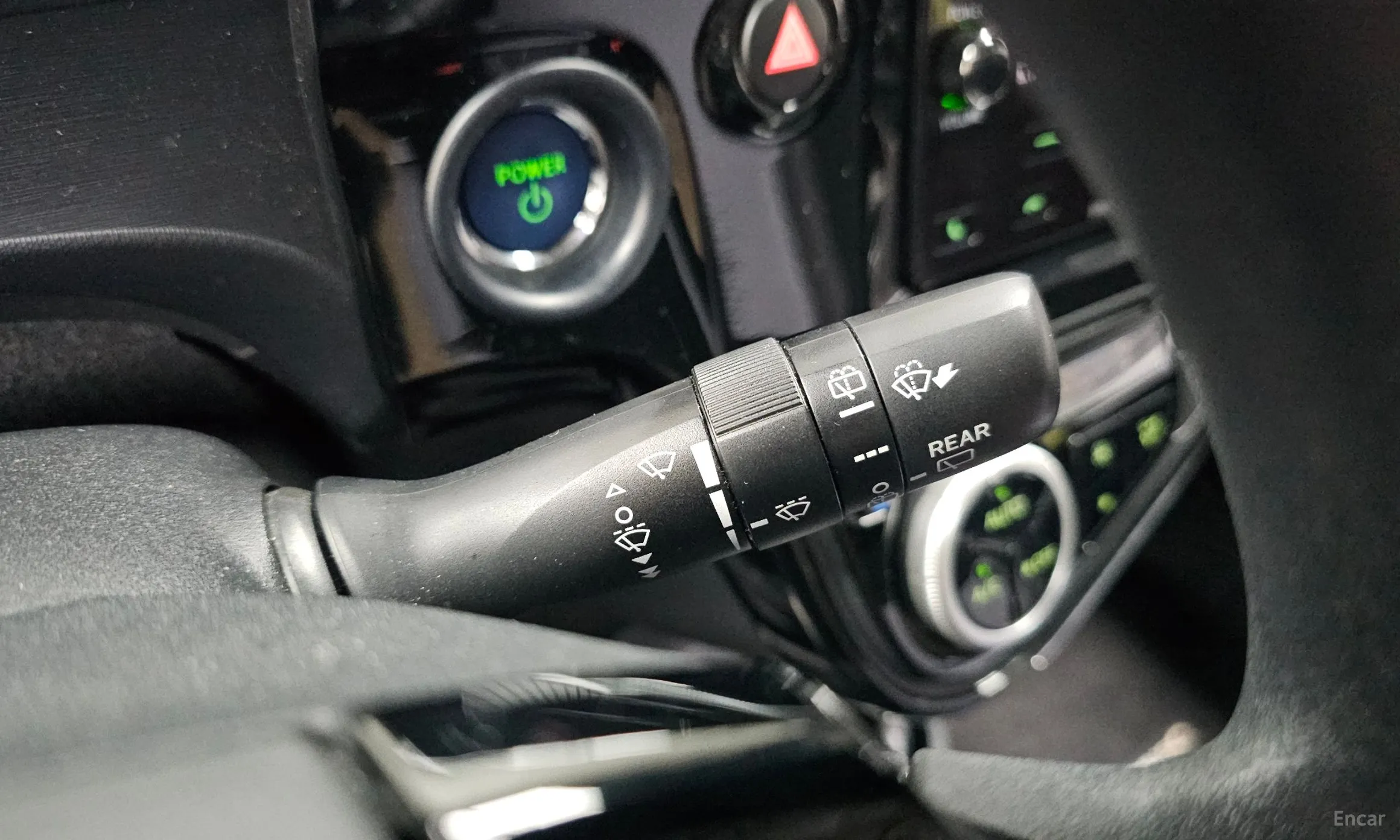 Toyota Prius C превью 20