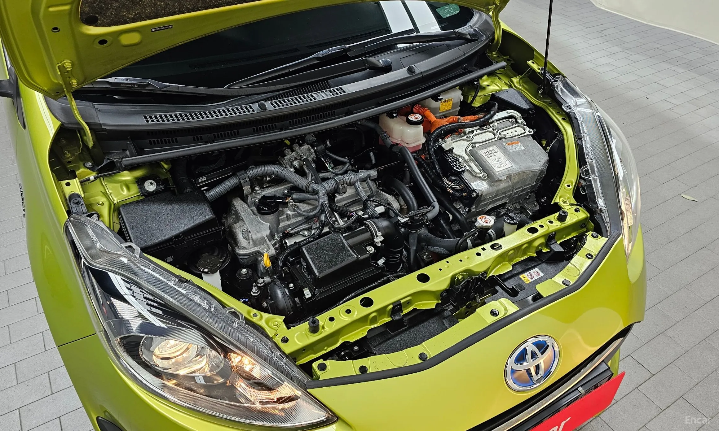 Toyota Prius C превью 6
