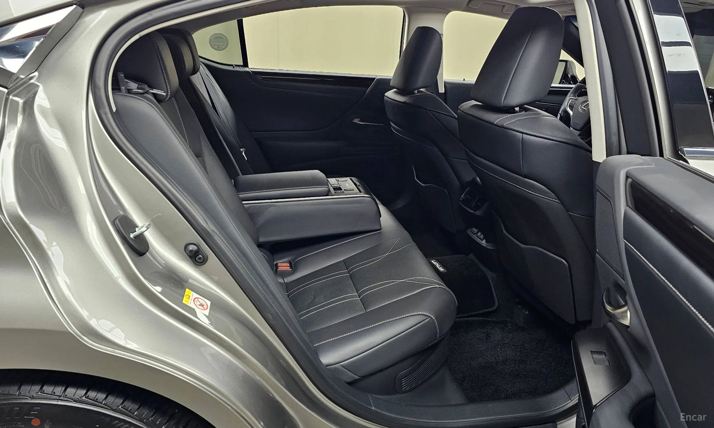 Lexus ES300h 7th Generation превью 11