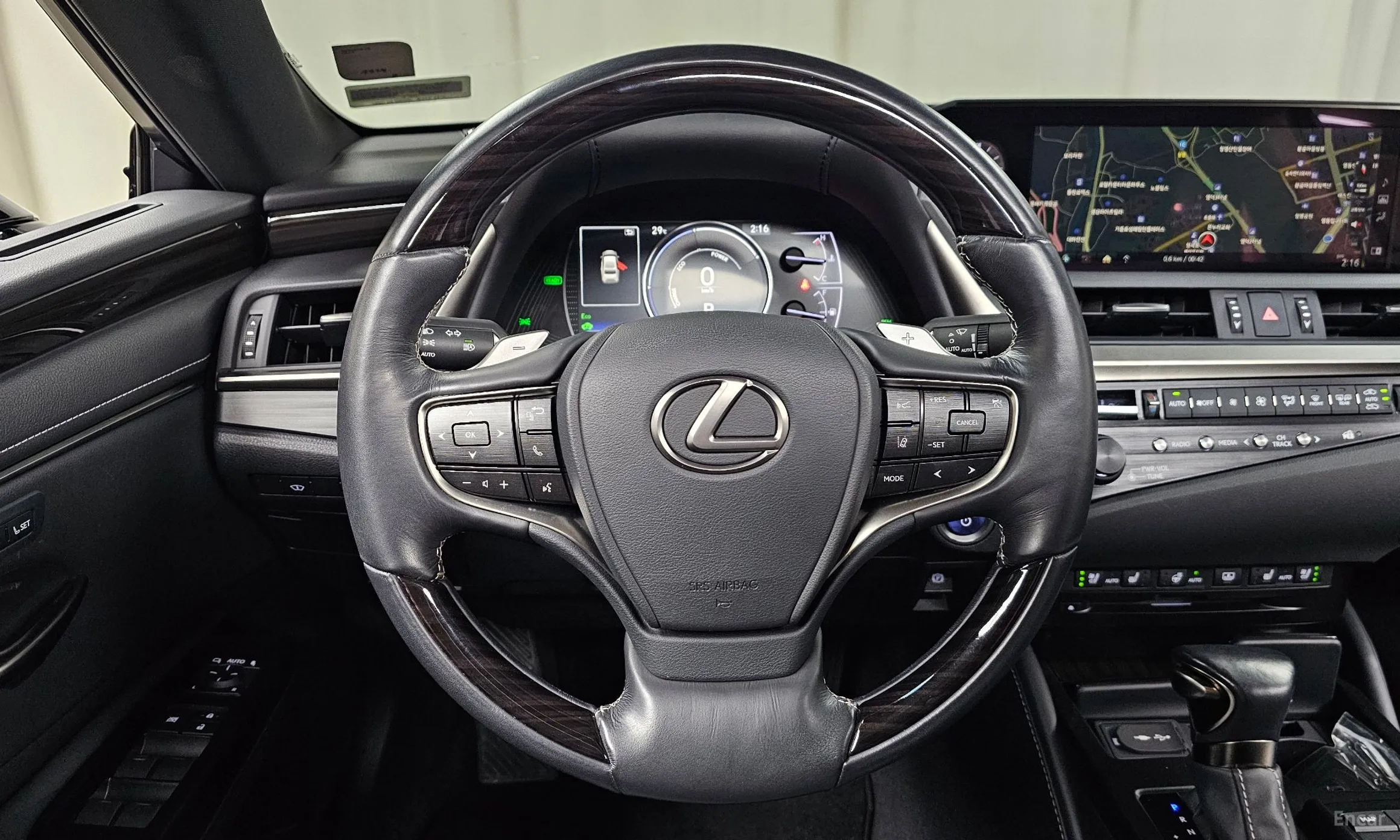 Lexus ES300h 7th Generation превью 13