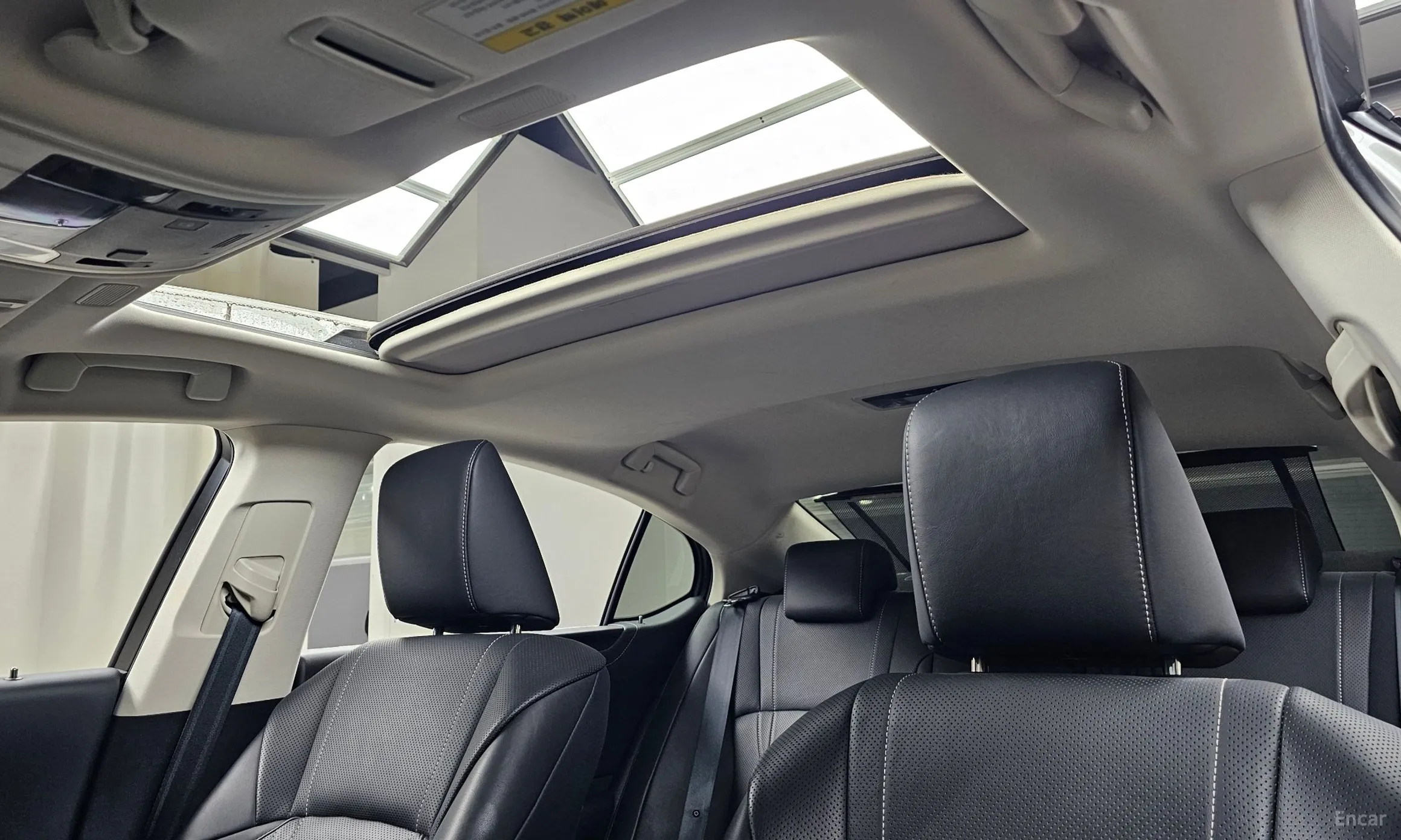 Lexus ES300h 7th Generation превью 16