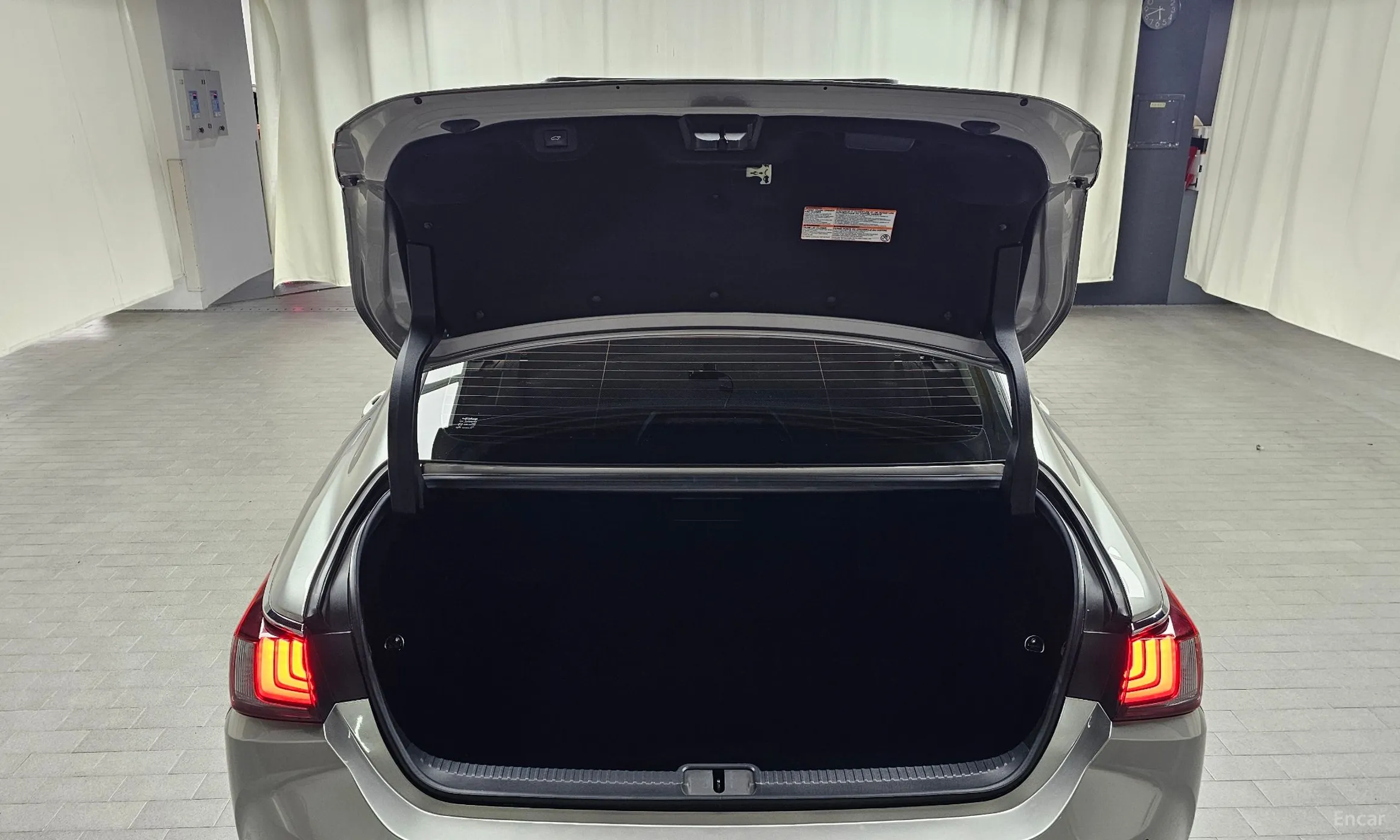 Lexus ES300h 7th Generation превью 18