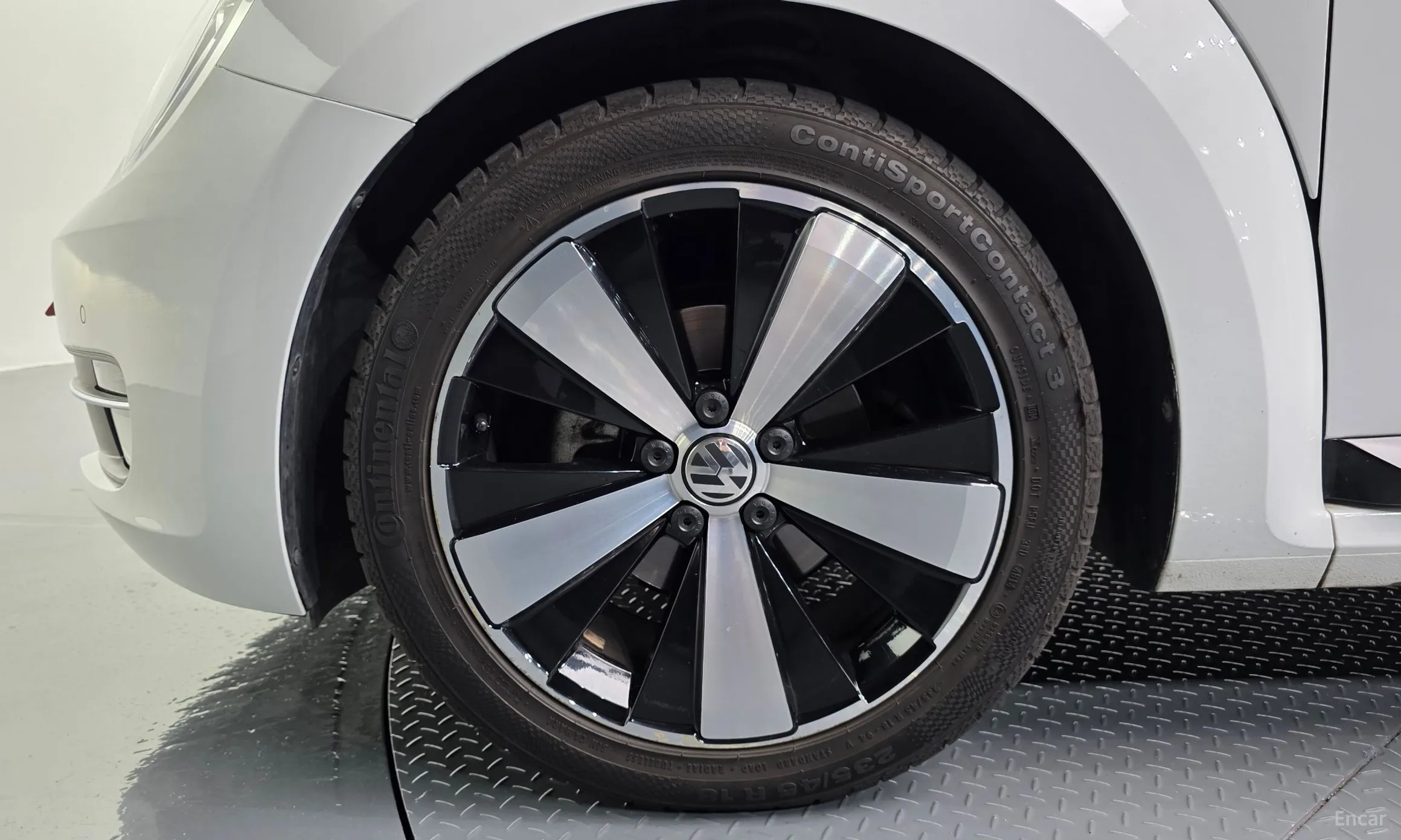Volkswagen The Beetle превью 5