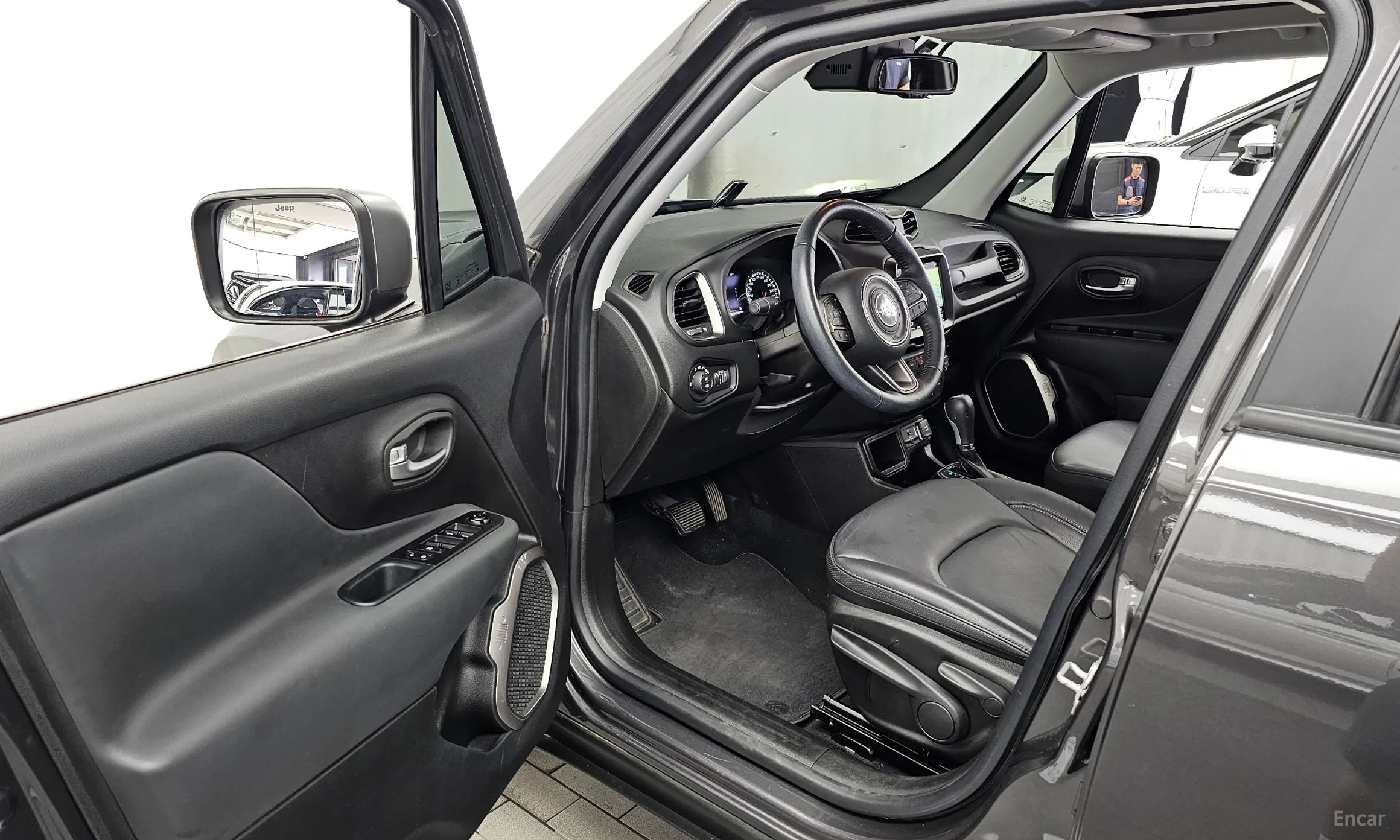 Jeep Renegade превью 10