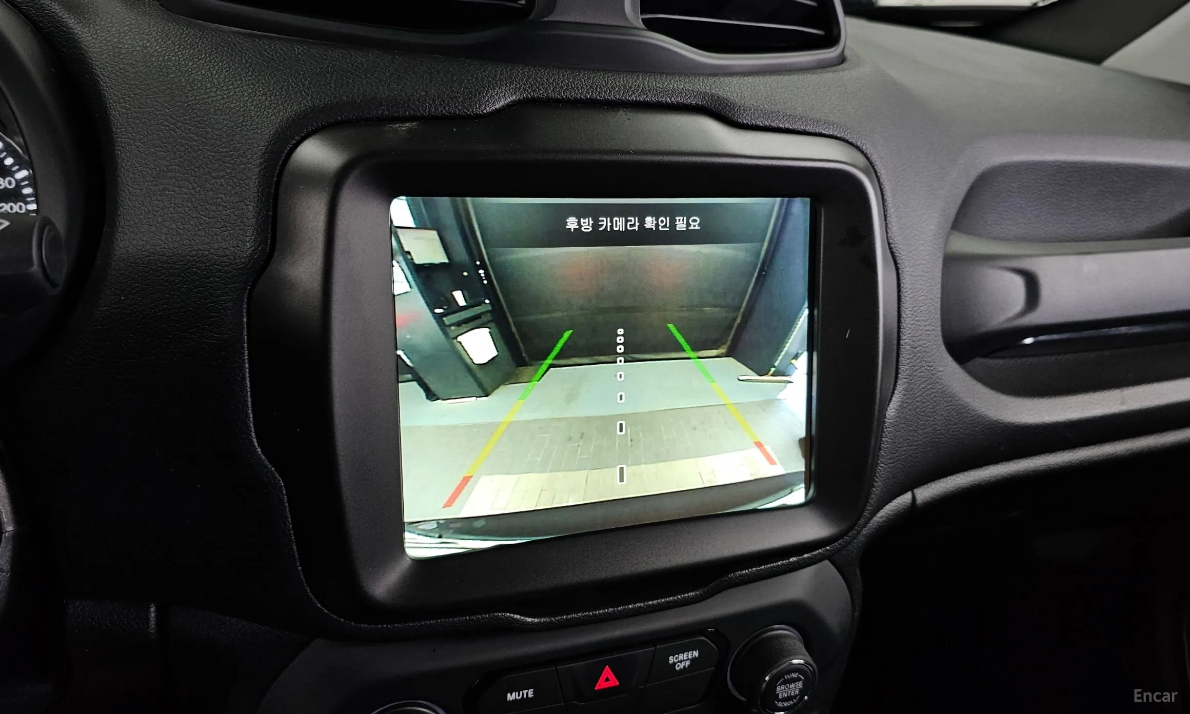 Jeep Renegade превью 15