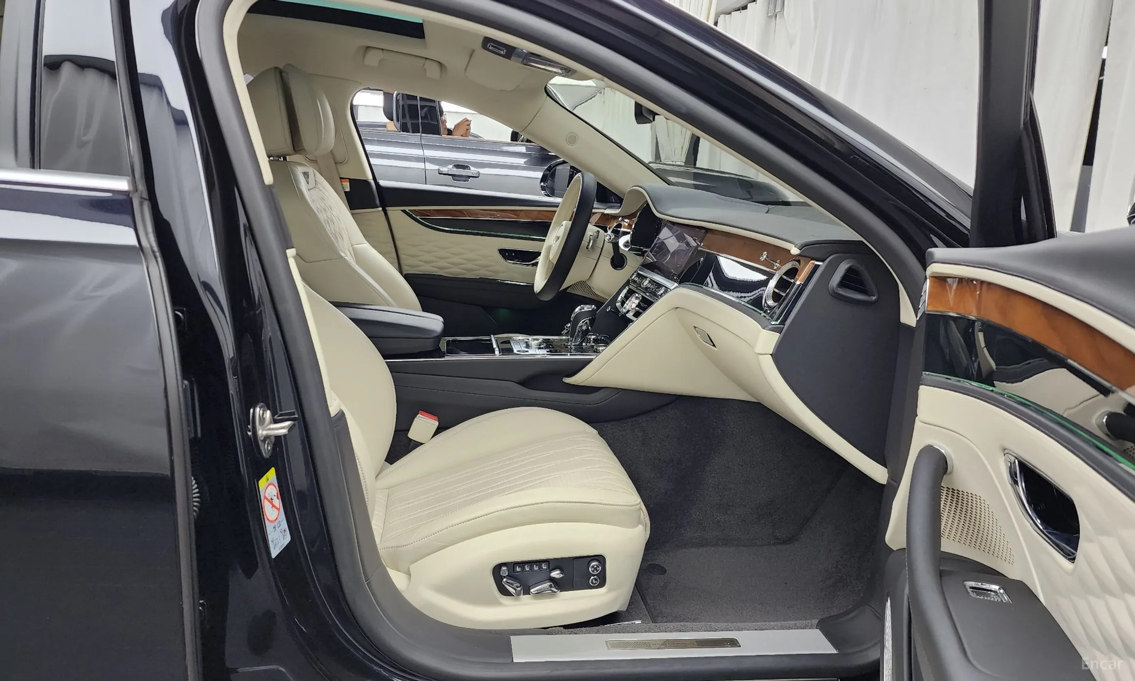 Bentley Flying Spur 3rd Generation превью 11