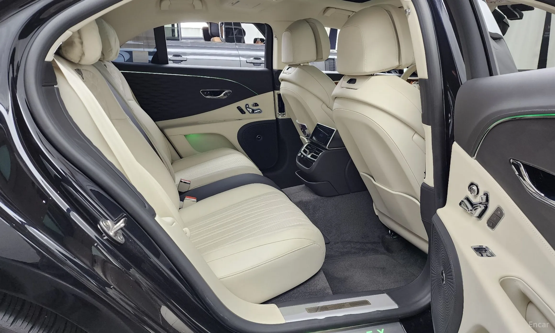 Bentley Flying Spur 3rd Generation превью 12
