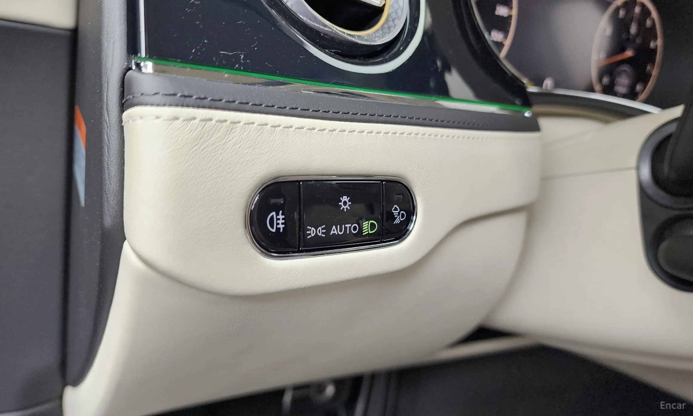 Bentley Flying Spur 3rd Generation превью 16
