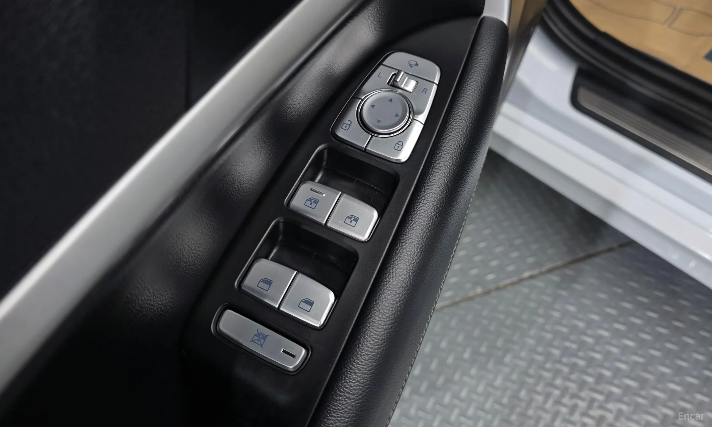 Genesis G70 превью 20