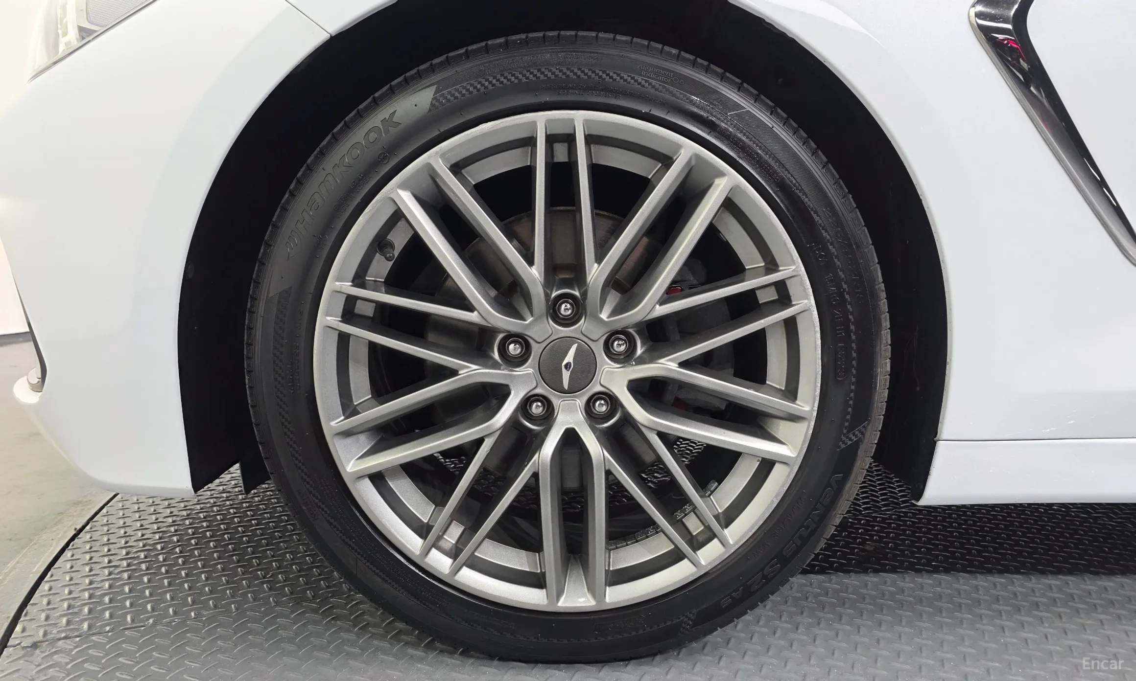Genesis G70 превью 5