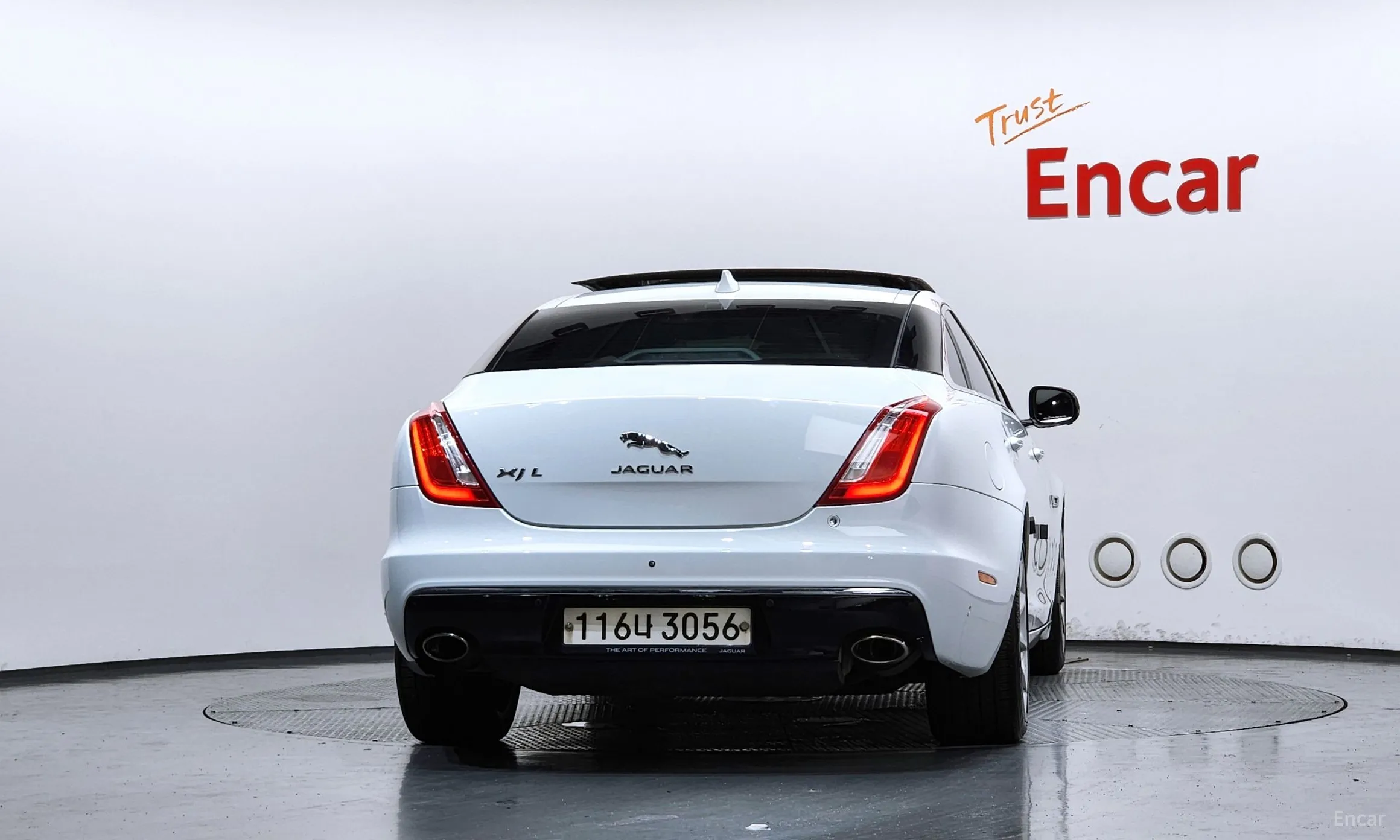 Jaguar All New XJ превью 4