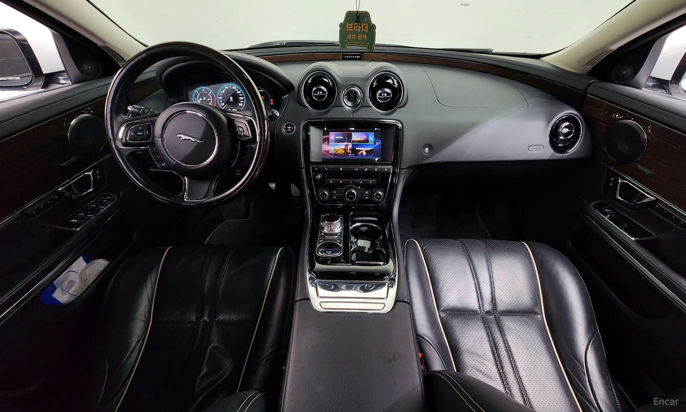 Jaguar All New XJ превью 7