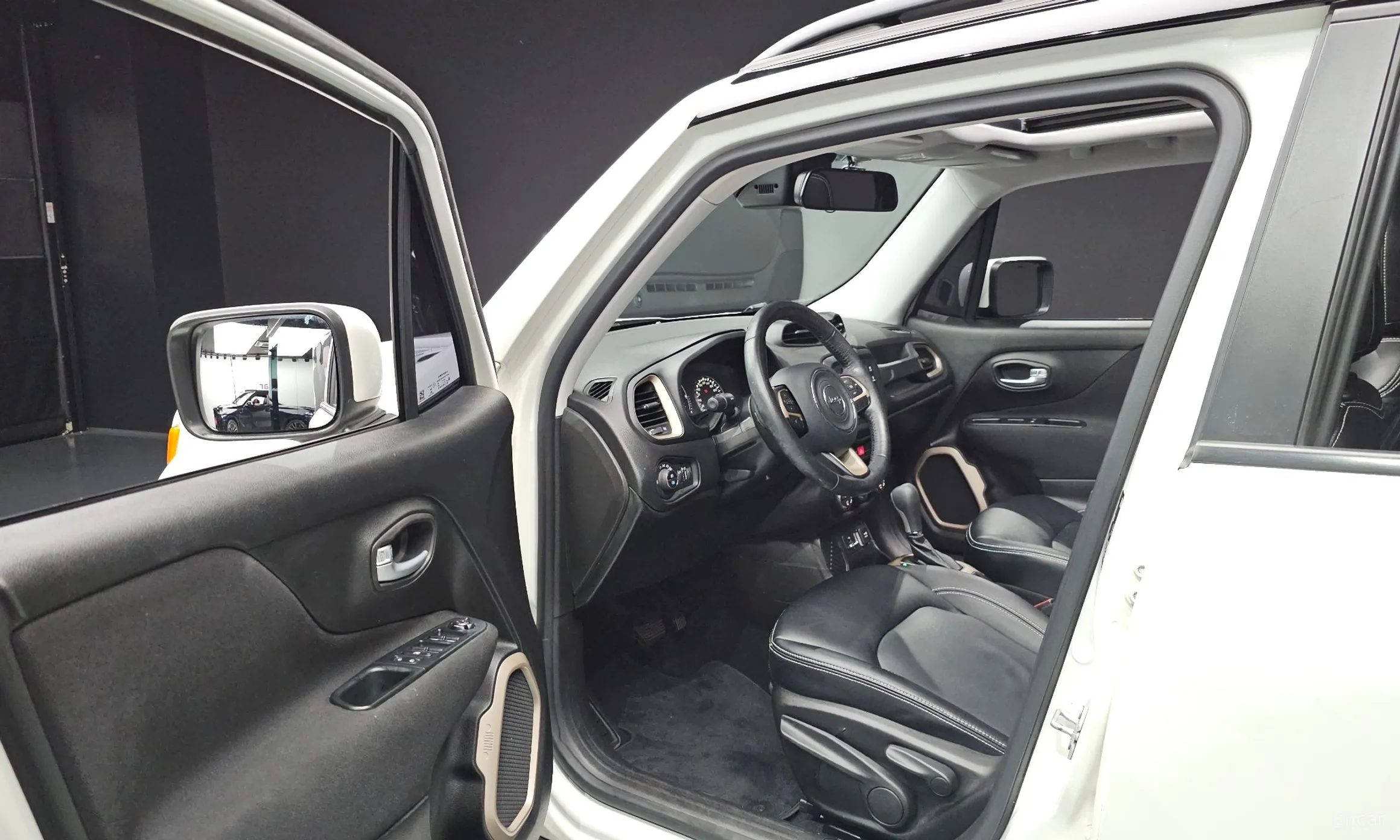 Jeep Renegade превью 10