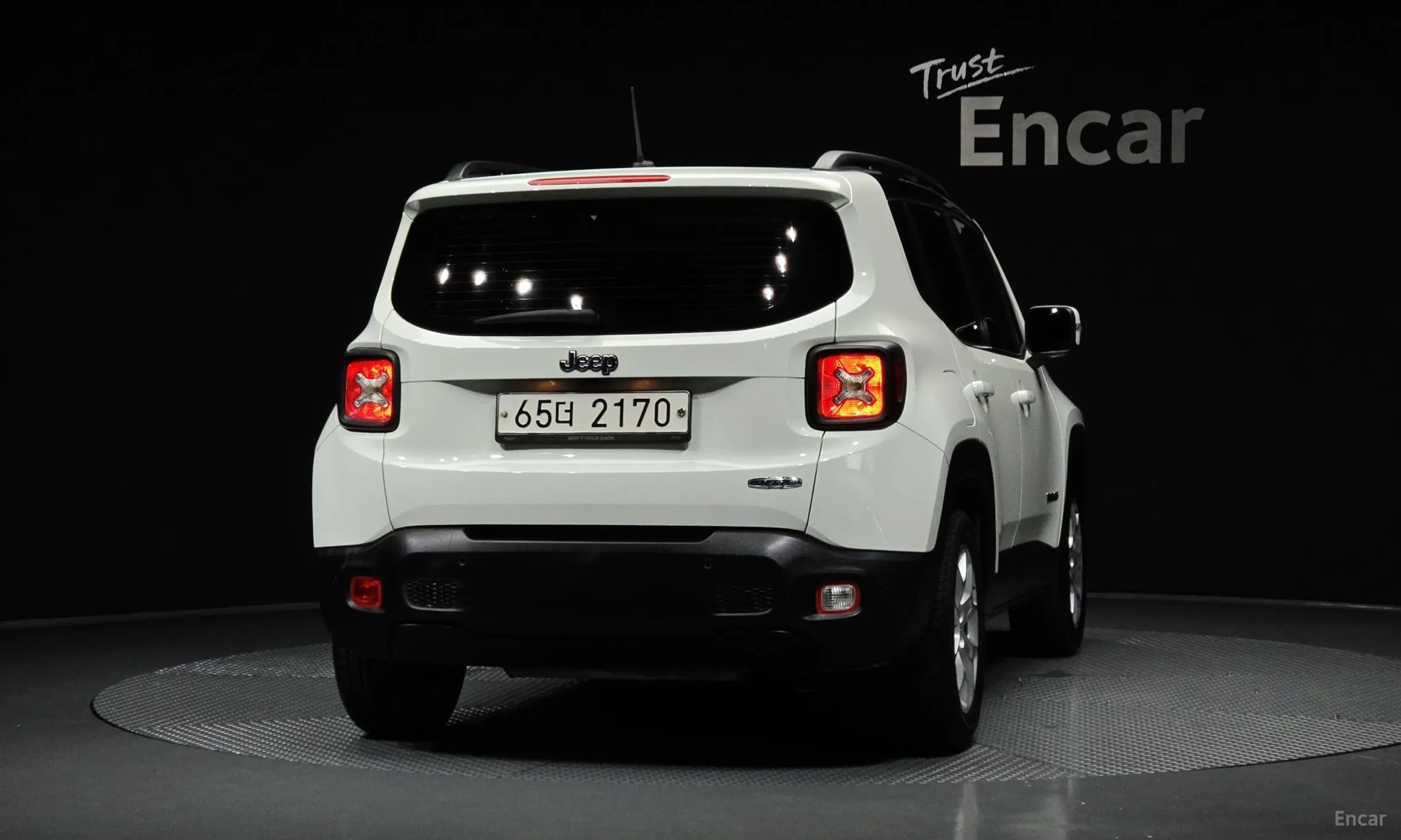 Jeep Renegade превью 4