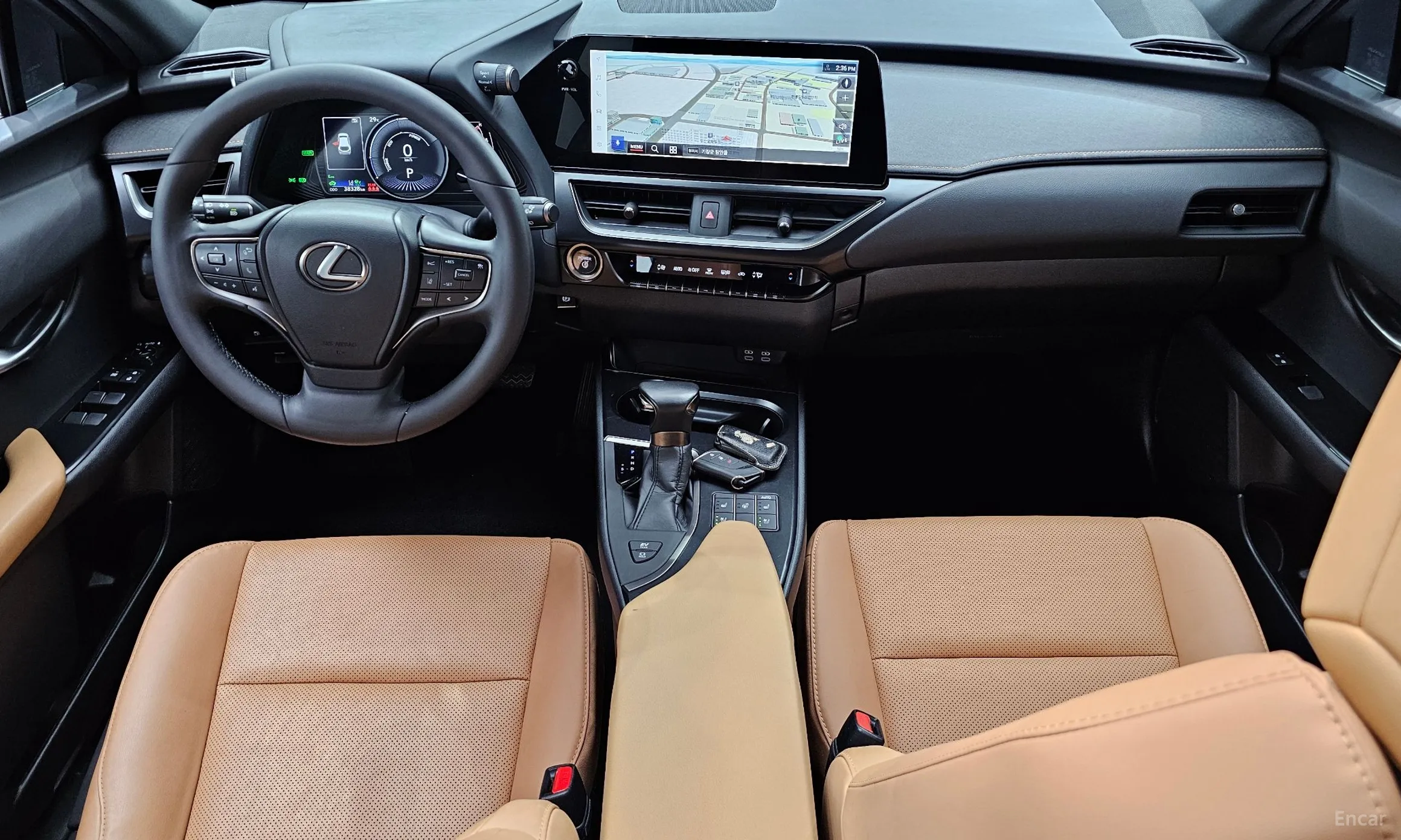 Lexus UX250h превью 7