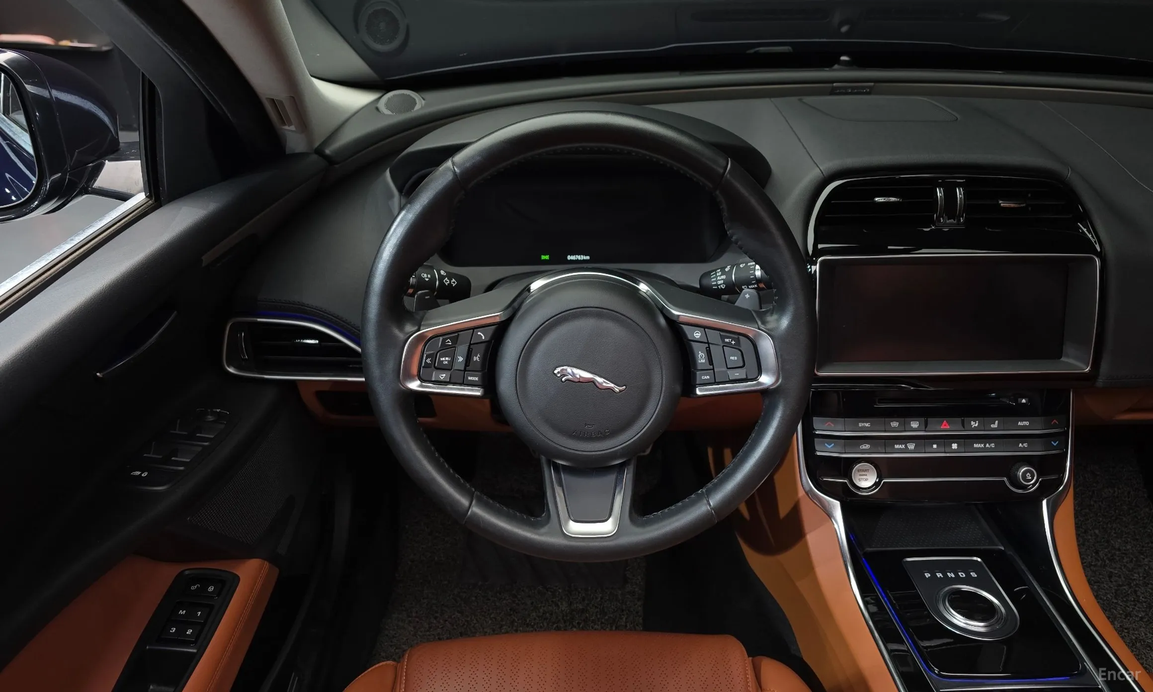 Jaguar XE превью 13