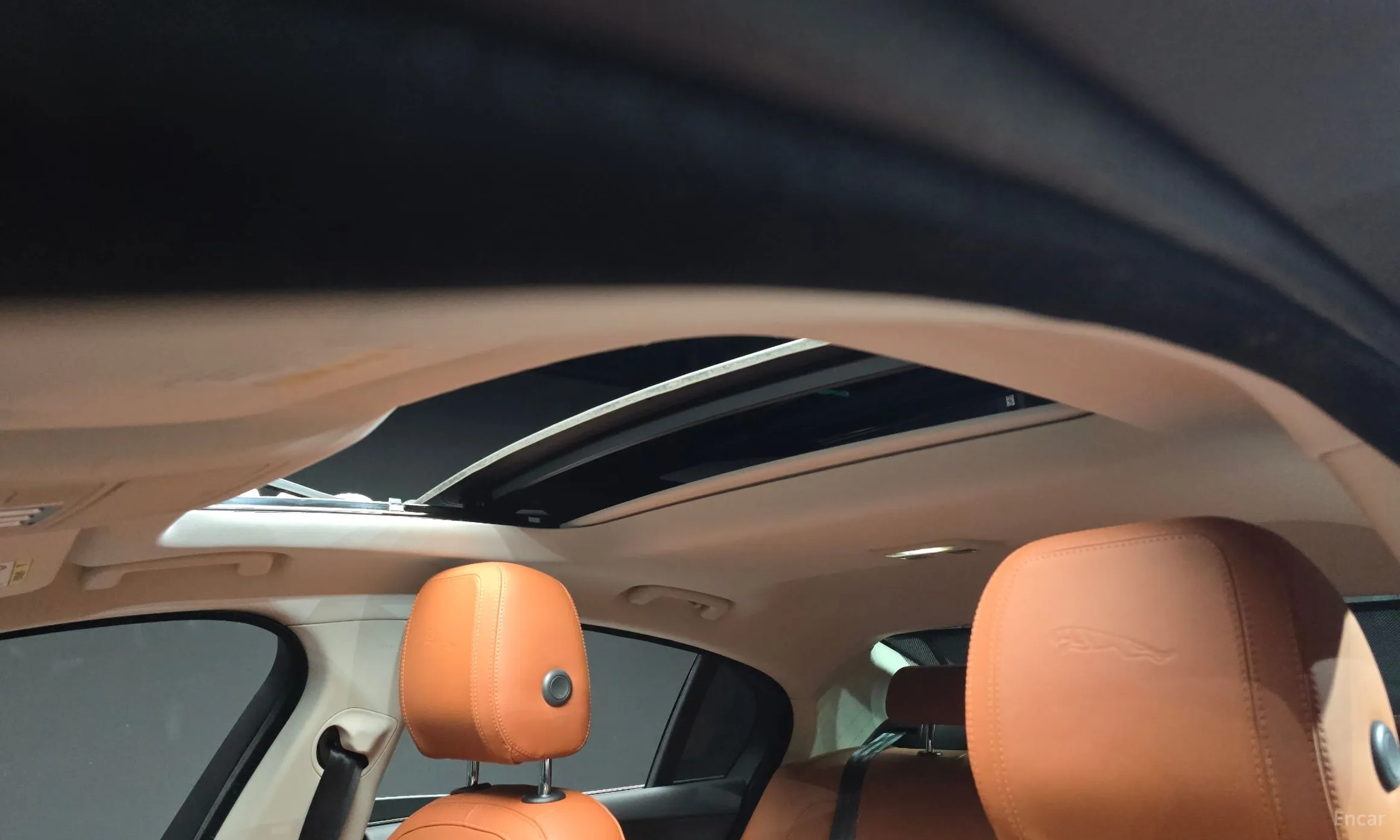 Jaguar XE превью 19