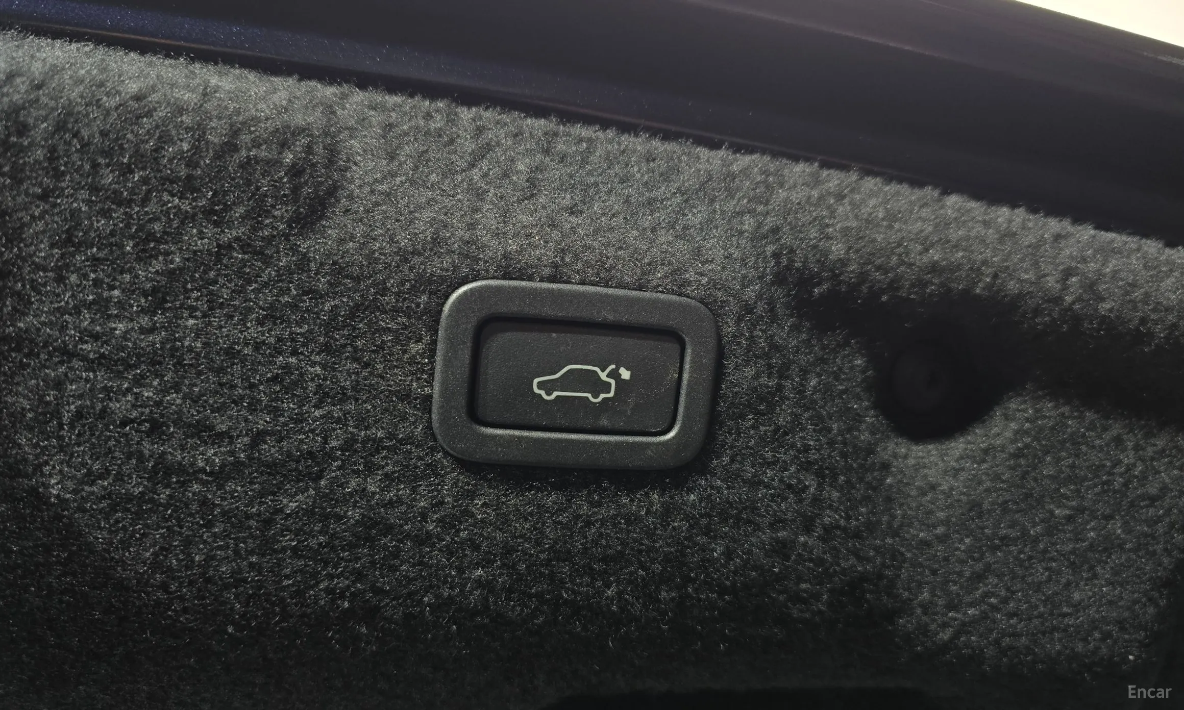 Jaguar XE превью 20