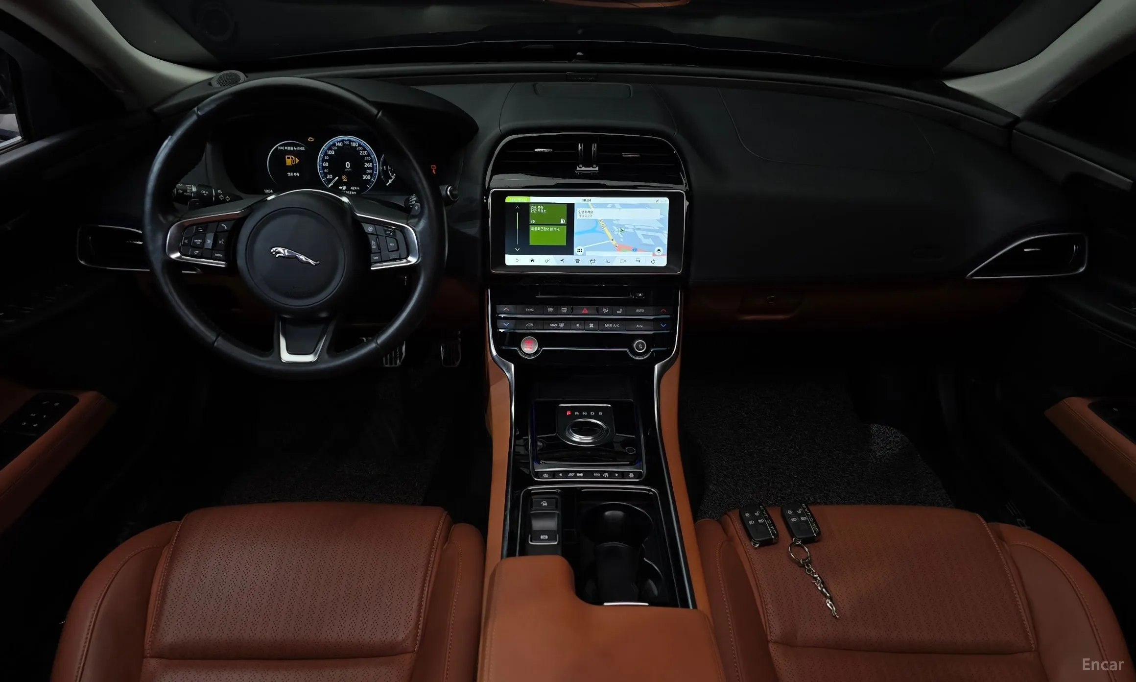 Jaguar XE превью 7
