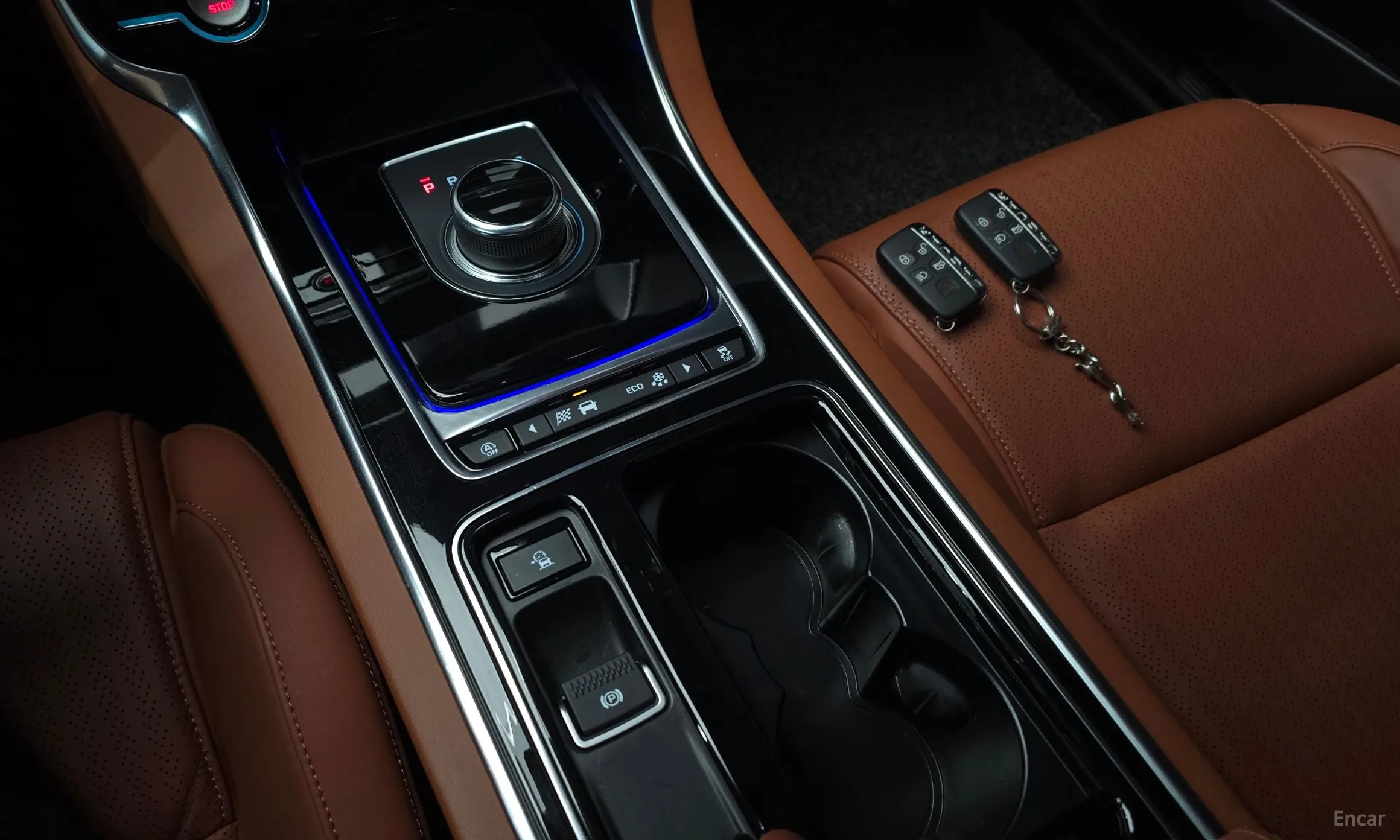 Jaguar XE превью 9
