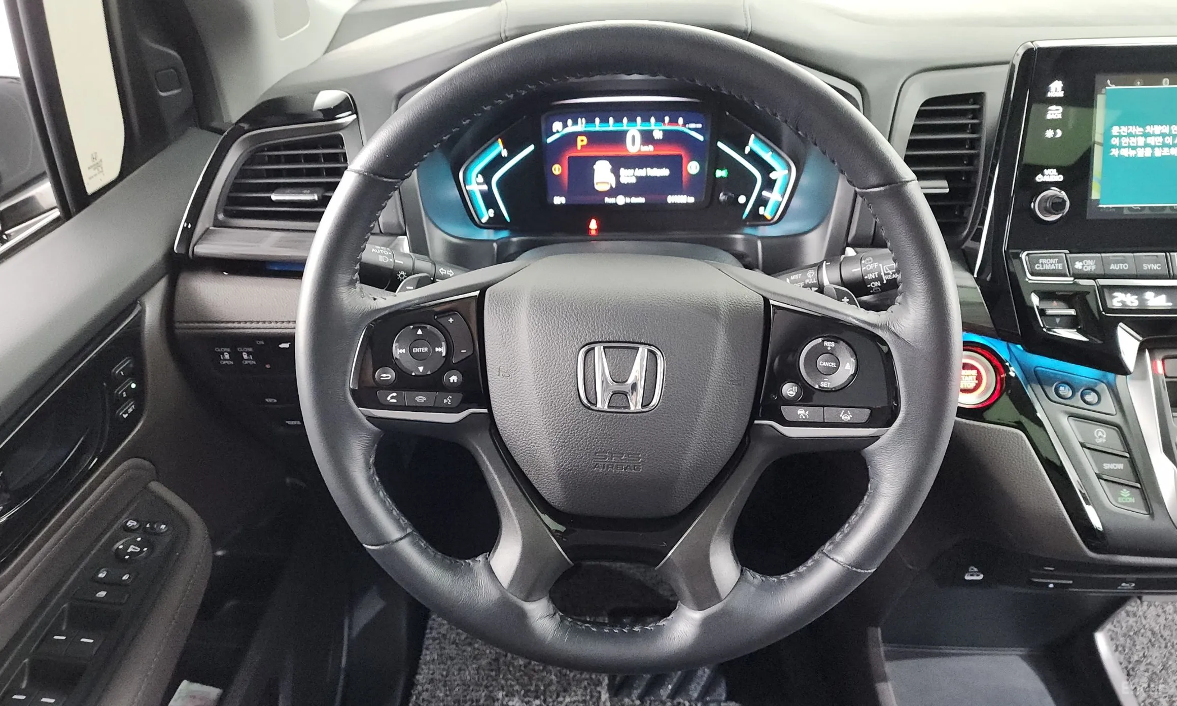 Honda Odyssey превью 13