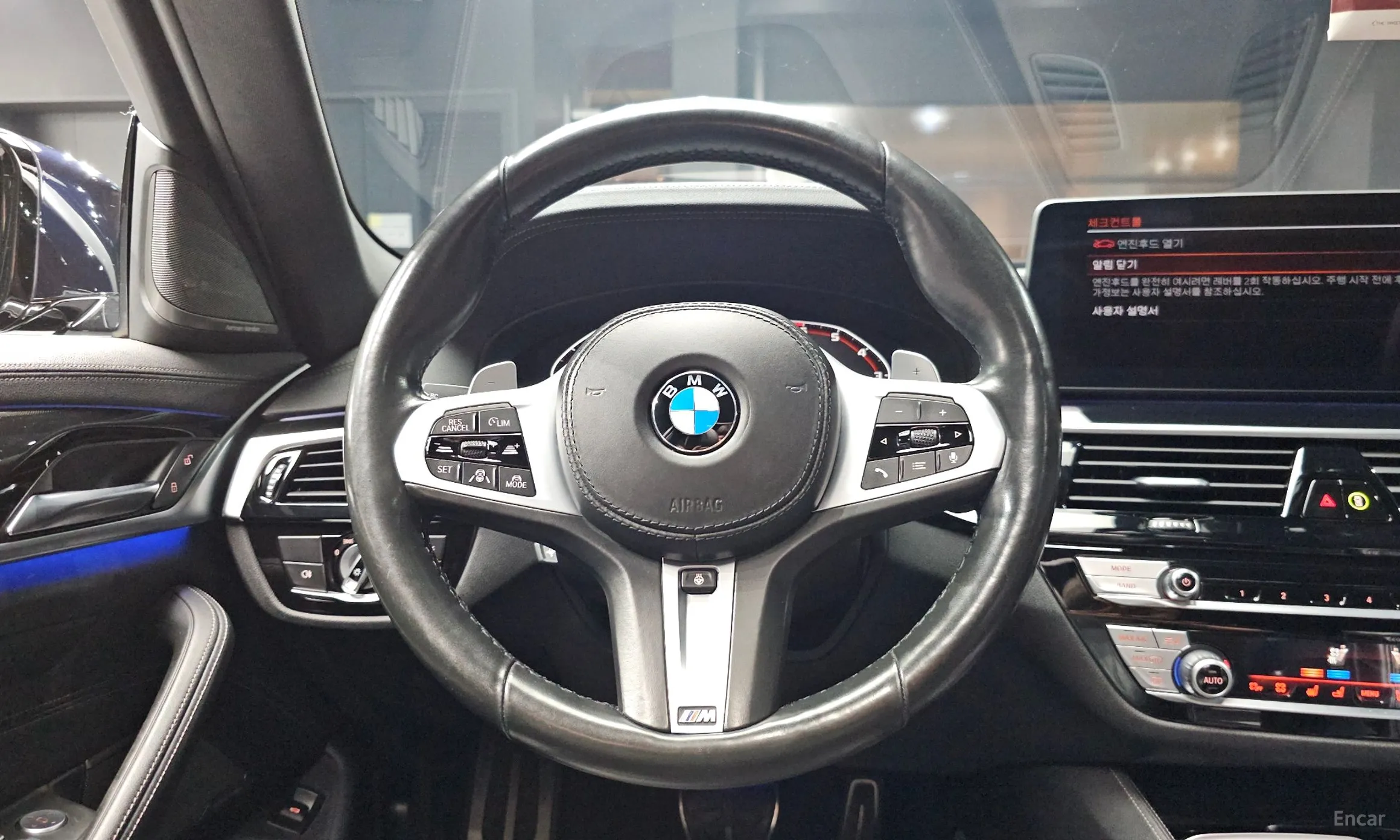 BMW 5 Series (G30) превью 13