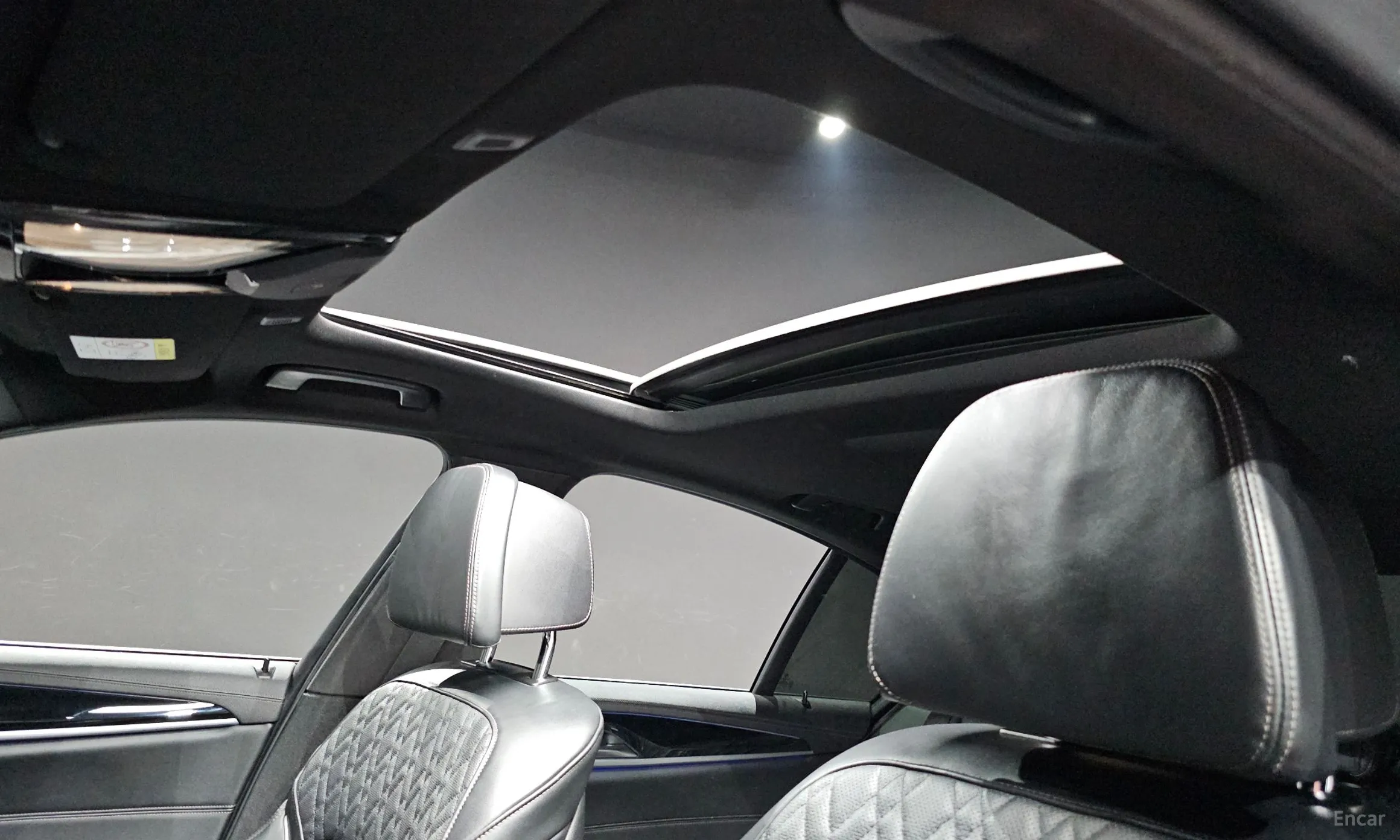 BMW 5 Series (G30) превью 18