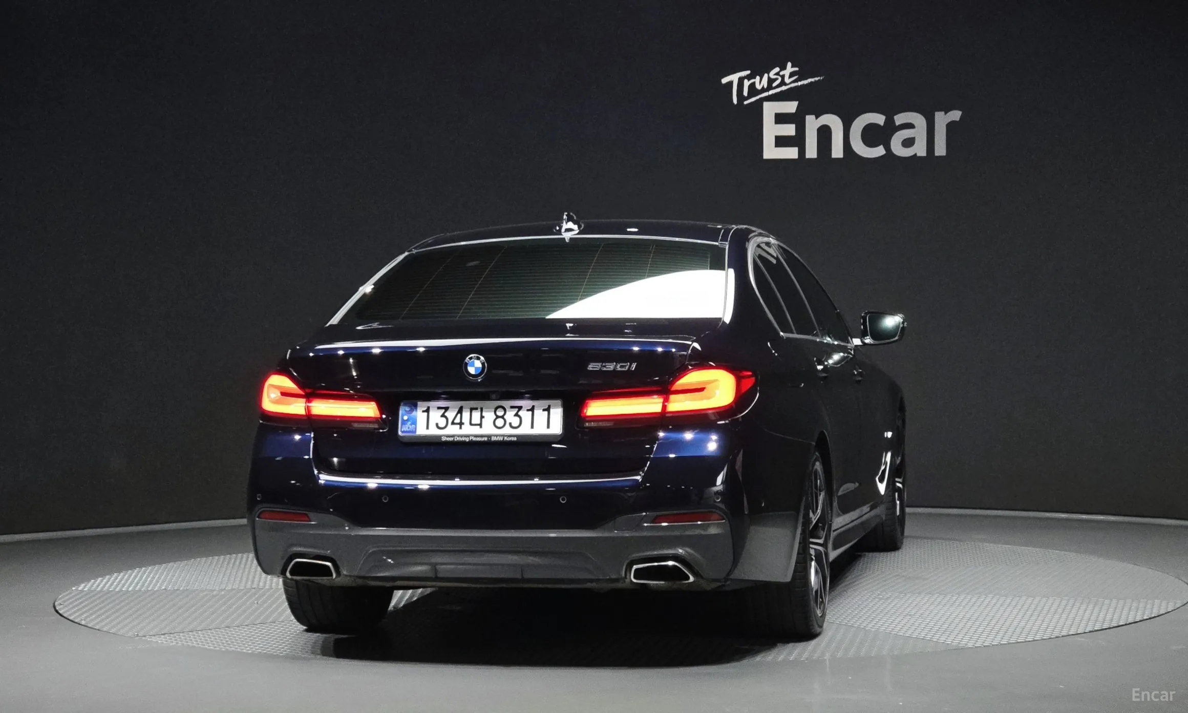 BMW 5 Series (G30) превью 4