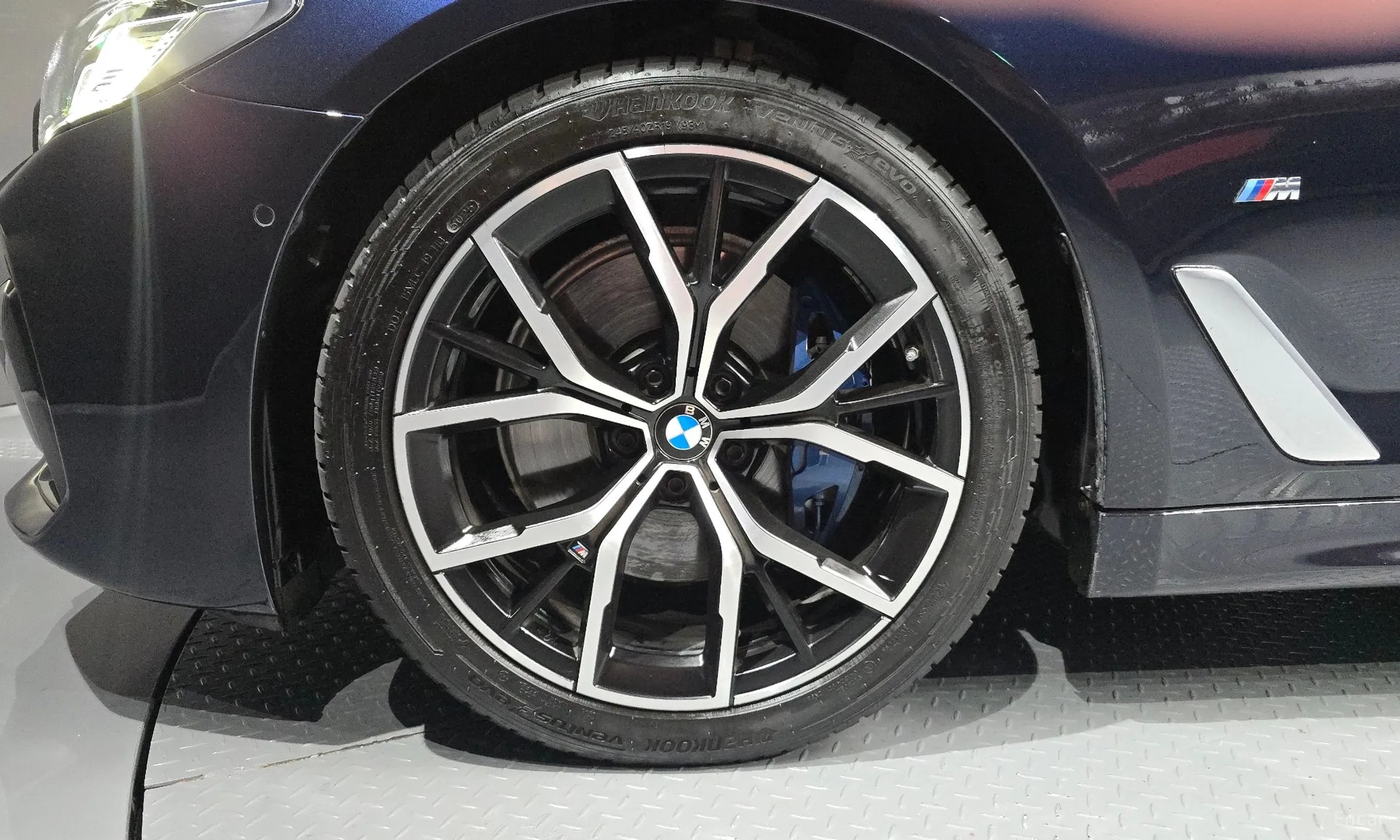 BMW 5 Series (G30) превью 5