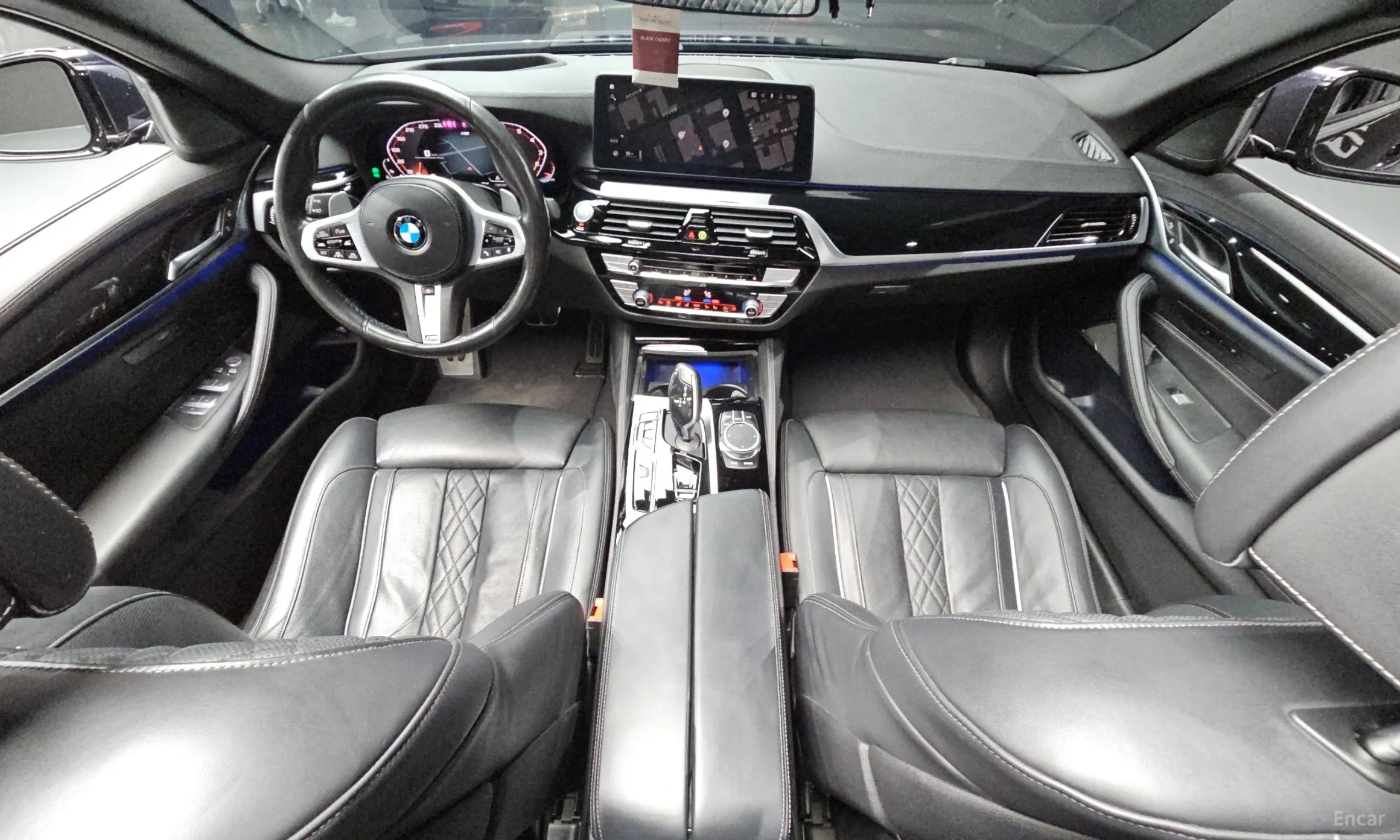 BMW 5 Series (G30) превью 7