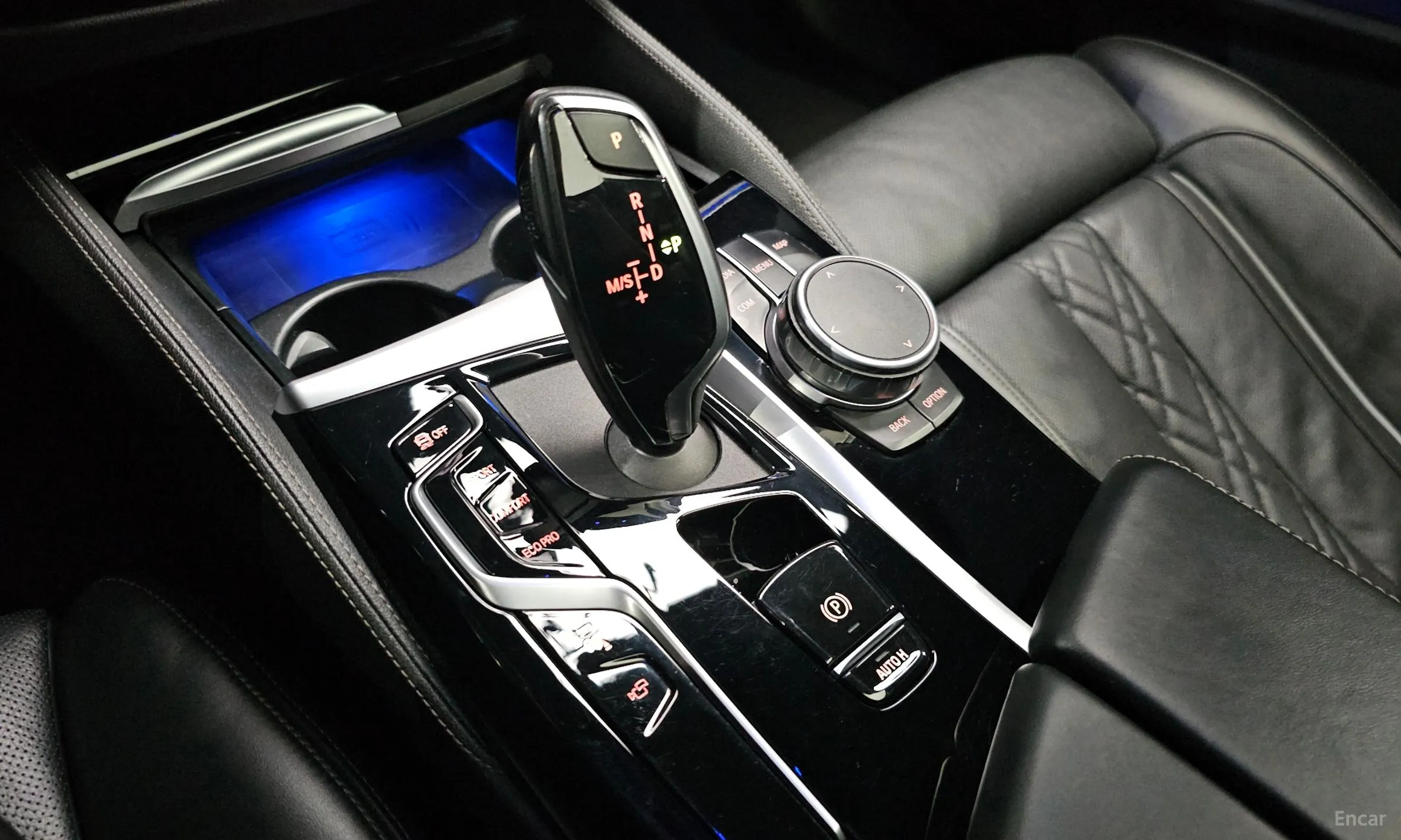BMW 5 Series (G30) превью 9