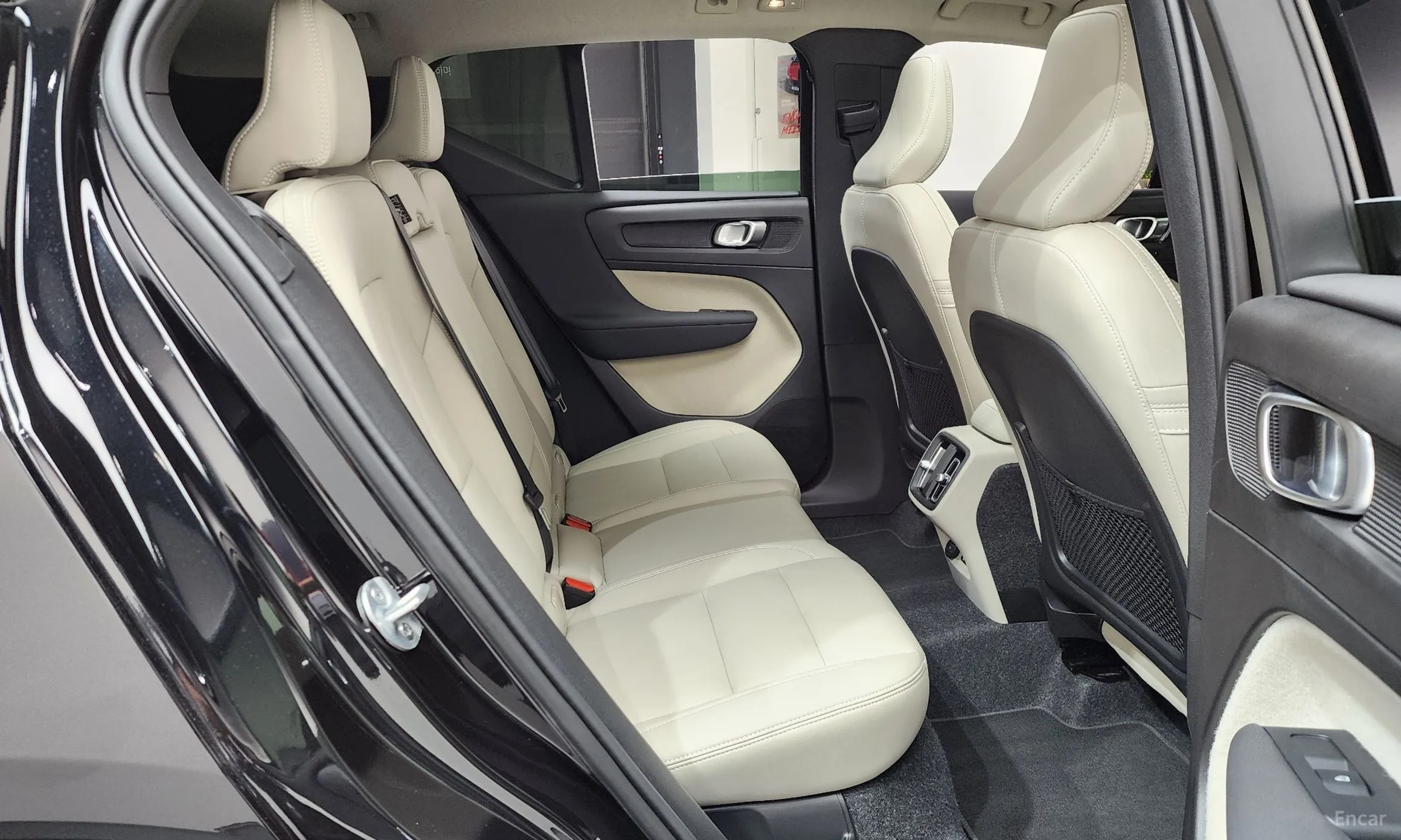 Volvo XC40 превью 11