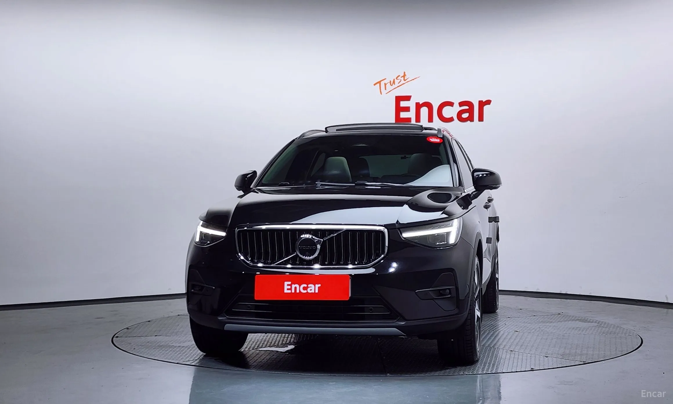 Volvo XC40 превью 3
