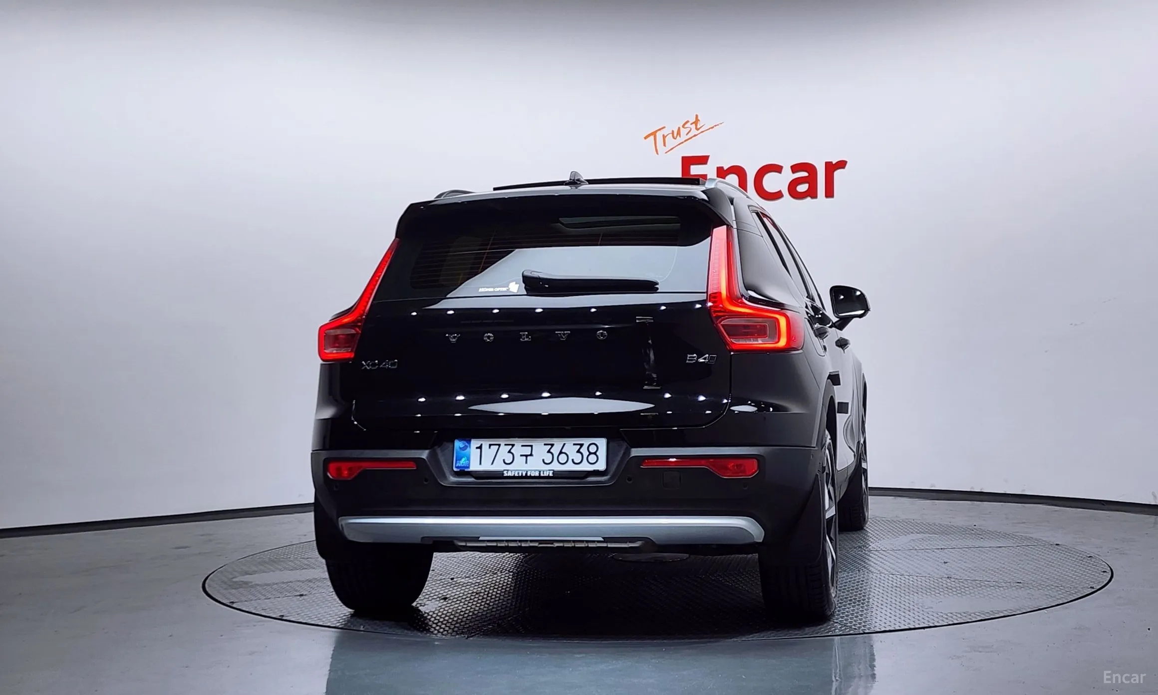 Volvo XC40 превью 4